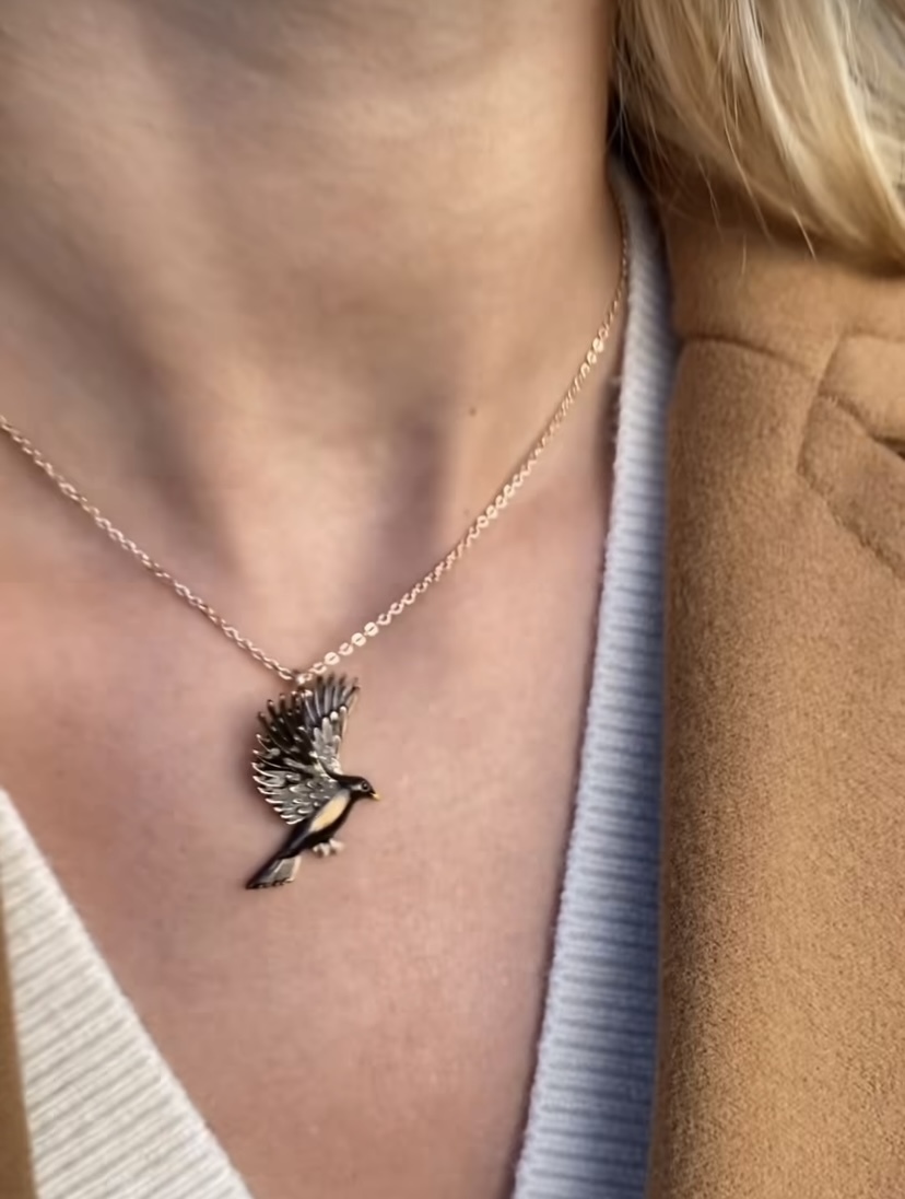 **Fable Enamel Black Bird Short Necklace 40108