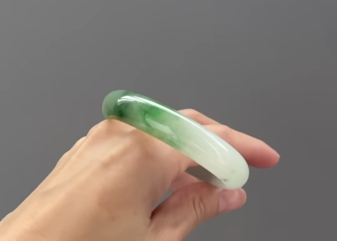 珍藏級陽綠貴妃翡翠