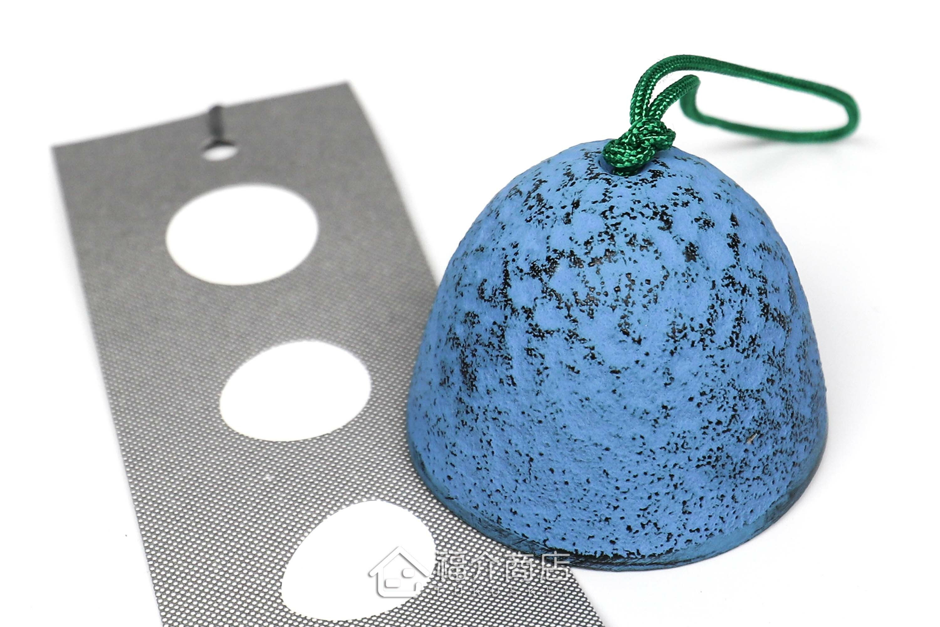 鑄鐵材質的水藍色風鈴