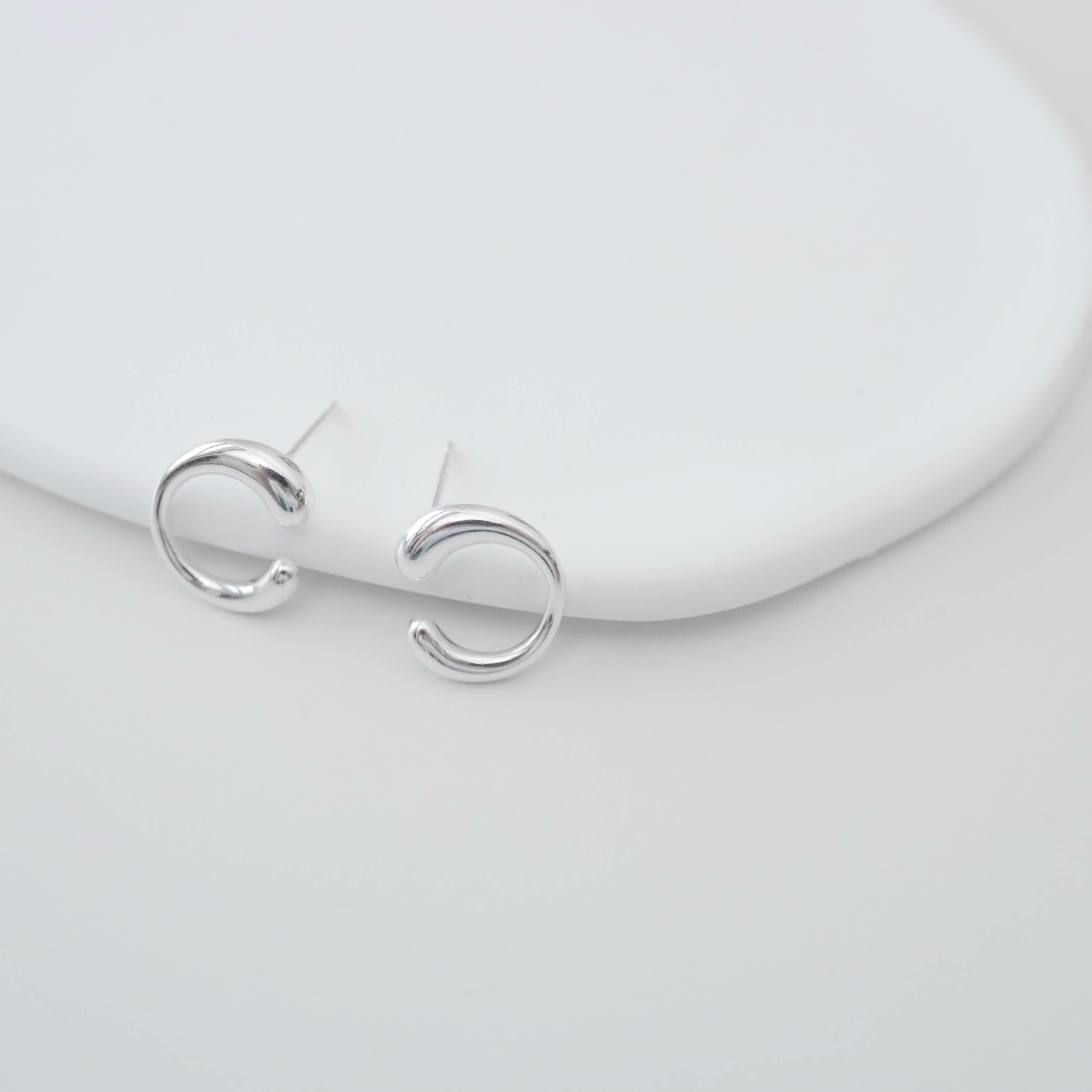 925純銀C字造型耳針式耳環