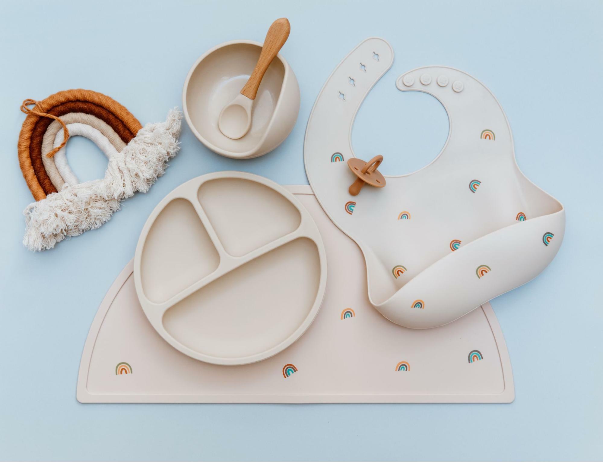 Simple style is one of the key points in choosing baby tableware