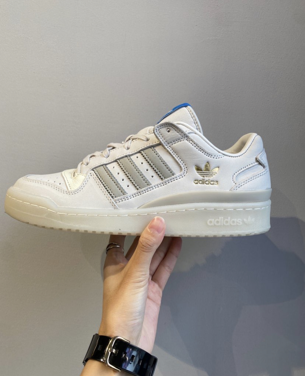 adidas男鞋 運動鞋 三葉草 FORUM LOW CL 米白 HQ1506 Dec lu