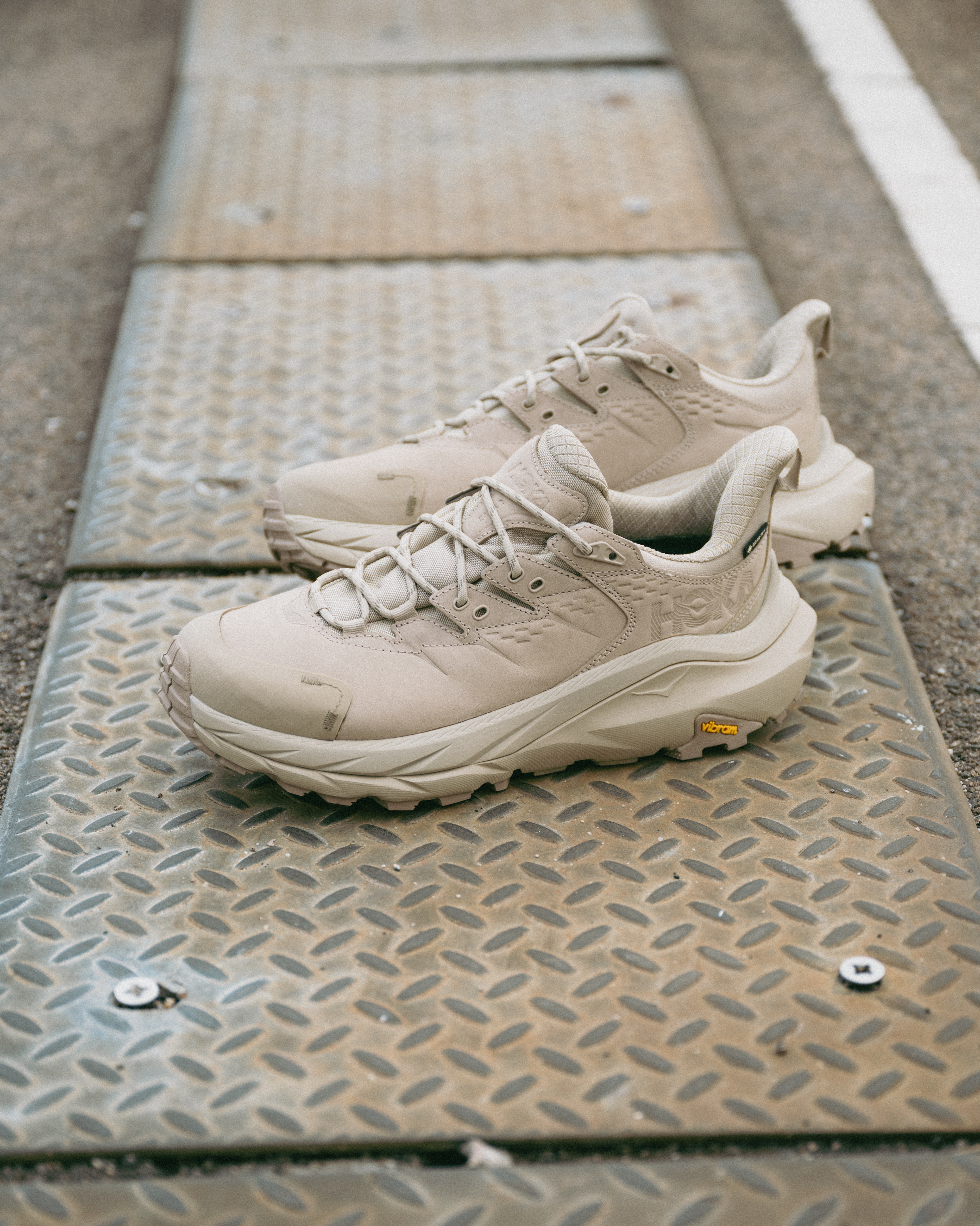 Hoka® Kaha 2 Low GORE-TEX® Oxford Tan Dune