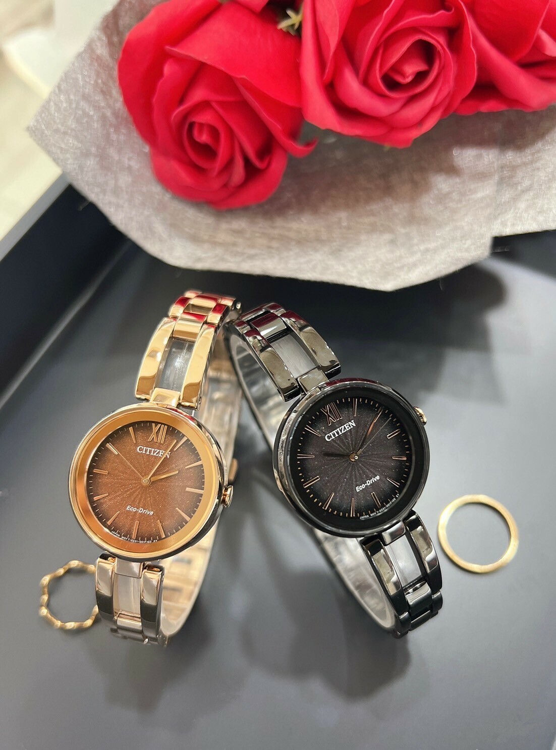 【CITIZEN 星辰】簡約細緻光動能女錶 EM0809-83X / EM0804-87E 28mm  現代鐘錶