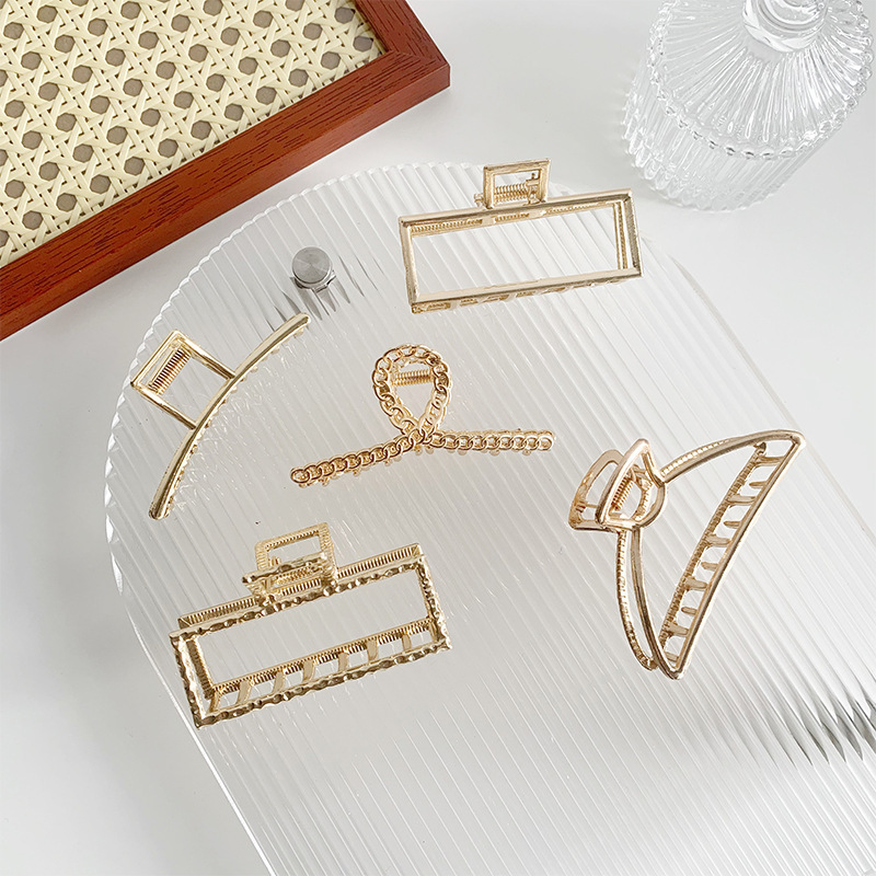 《1436》網美必備金屬珠珠鯊魚髮夾(款式隨機)