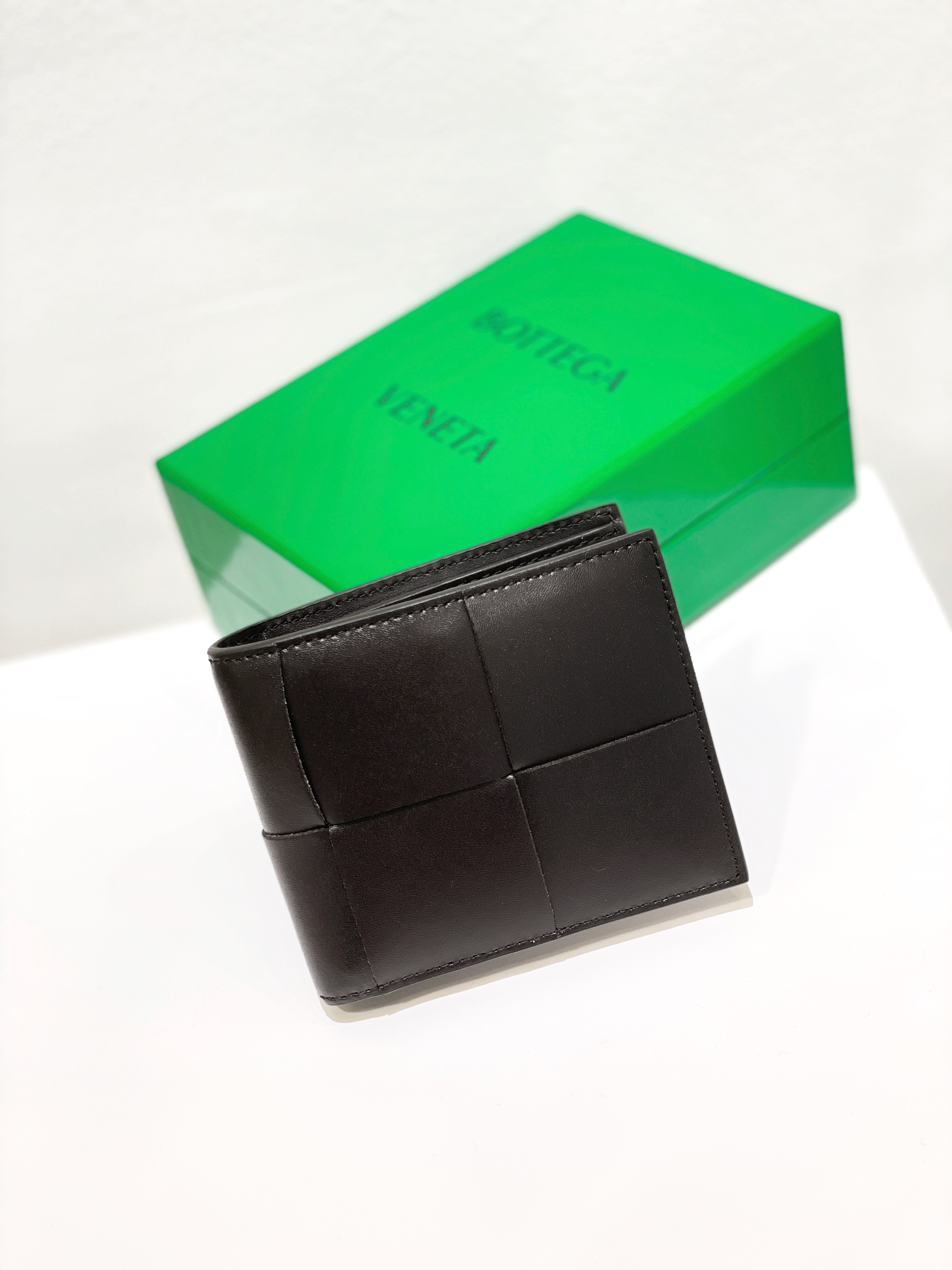 BV Cassette Bi-fold Wallet