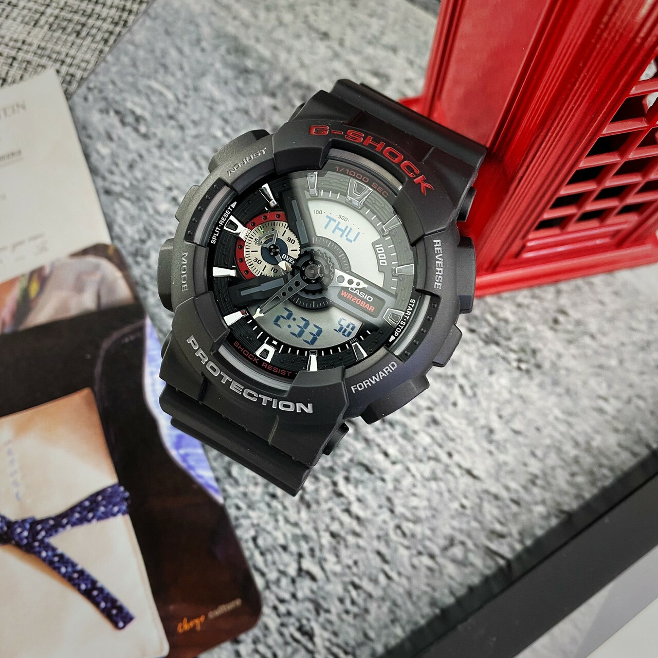 【G-SHOCK】CASIO黑紅耐衝擊雙顯電子錶 GA-110-1A 現代鐘錶