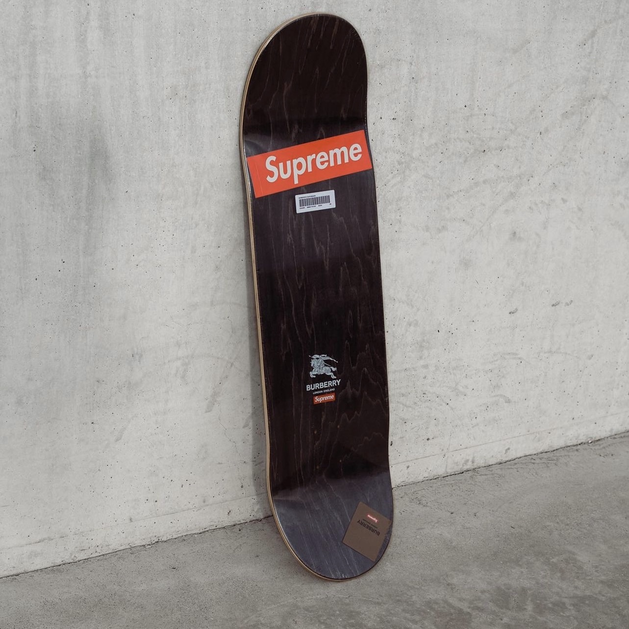 スケートボード supreme Burberry Skateboard Supreme Burberry Skateboard Deck Beige - SS22 - US