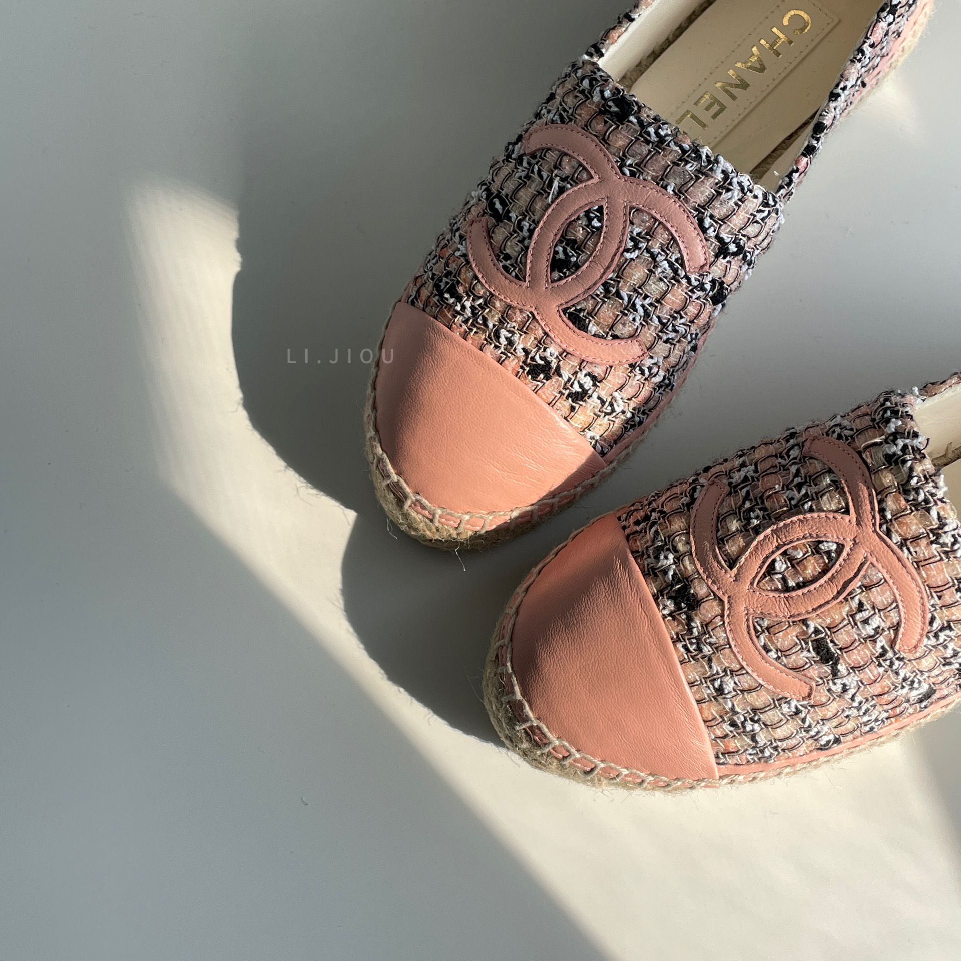 Chanel 粉色編織鉛筆漁夫鞋