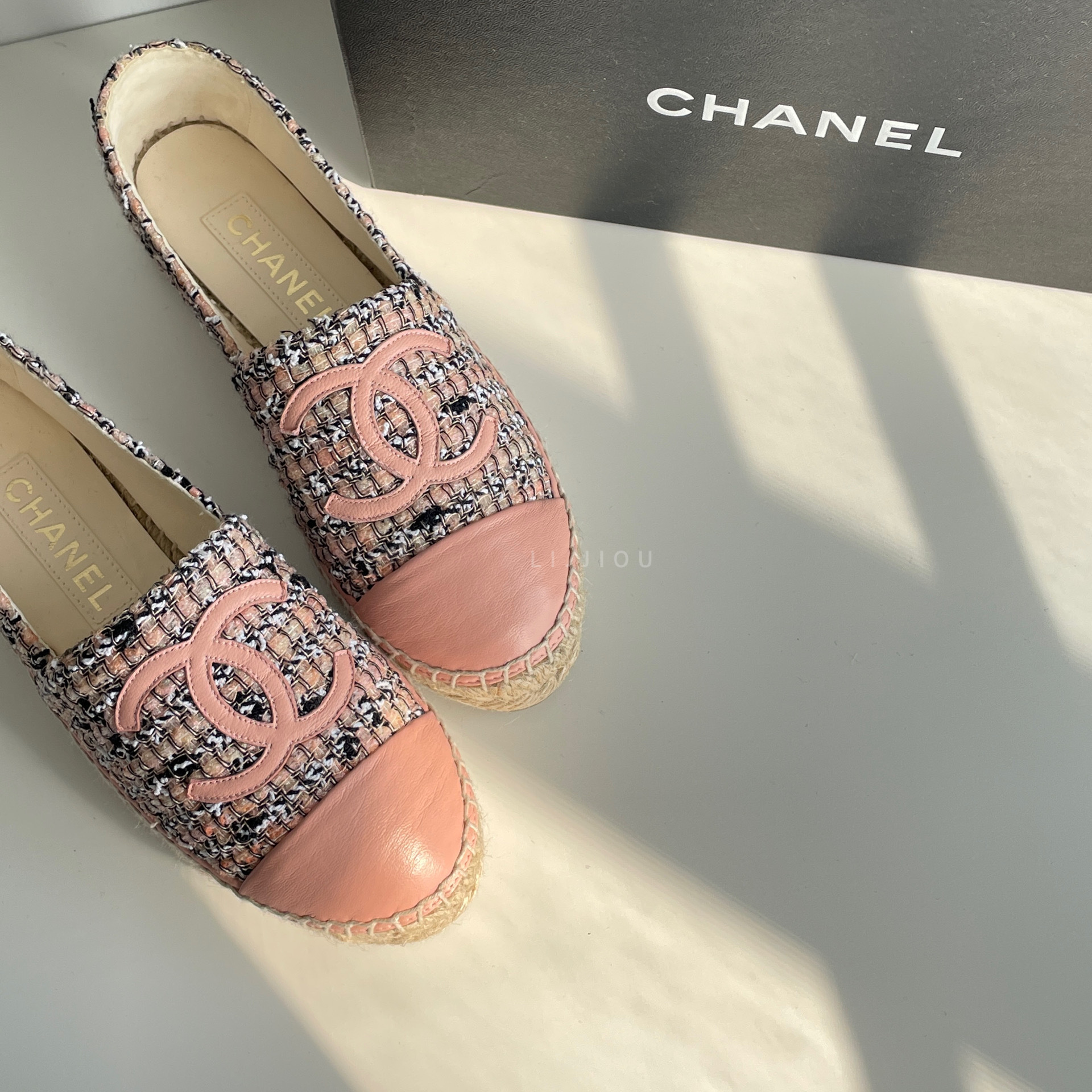 Chanel 粉色編織鉛筆漁夫鞋