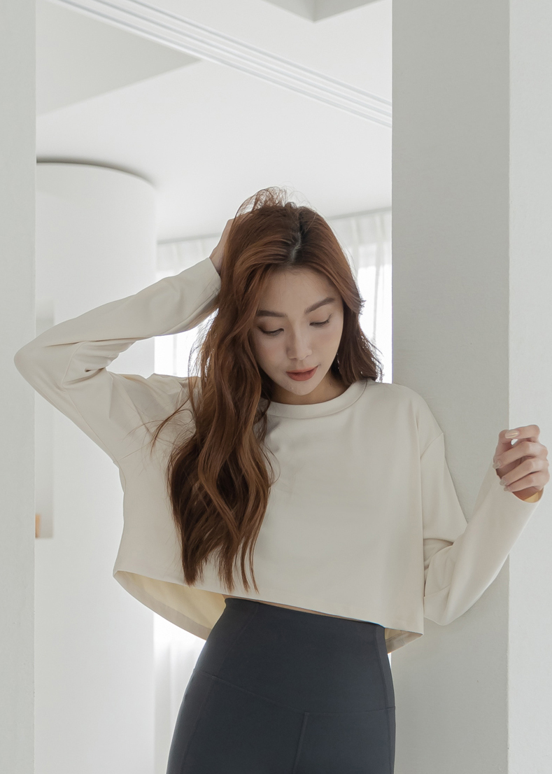 百搭親膚短版寬鬆上衣- Nude
