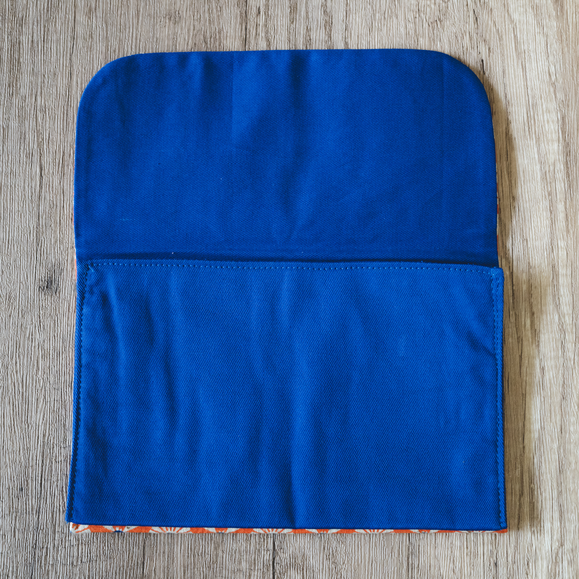 新品上架 | 圖紋錢包（橙藍色） | 可裝紙幣、passport等等