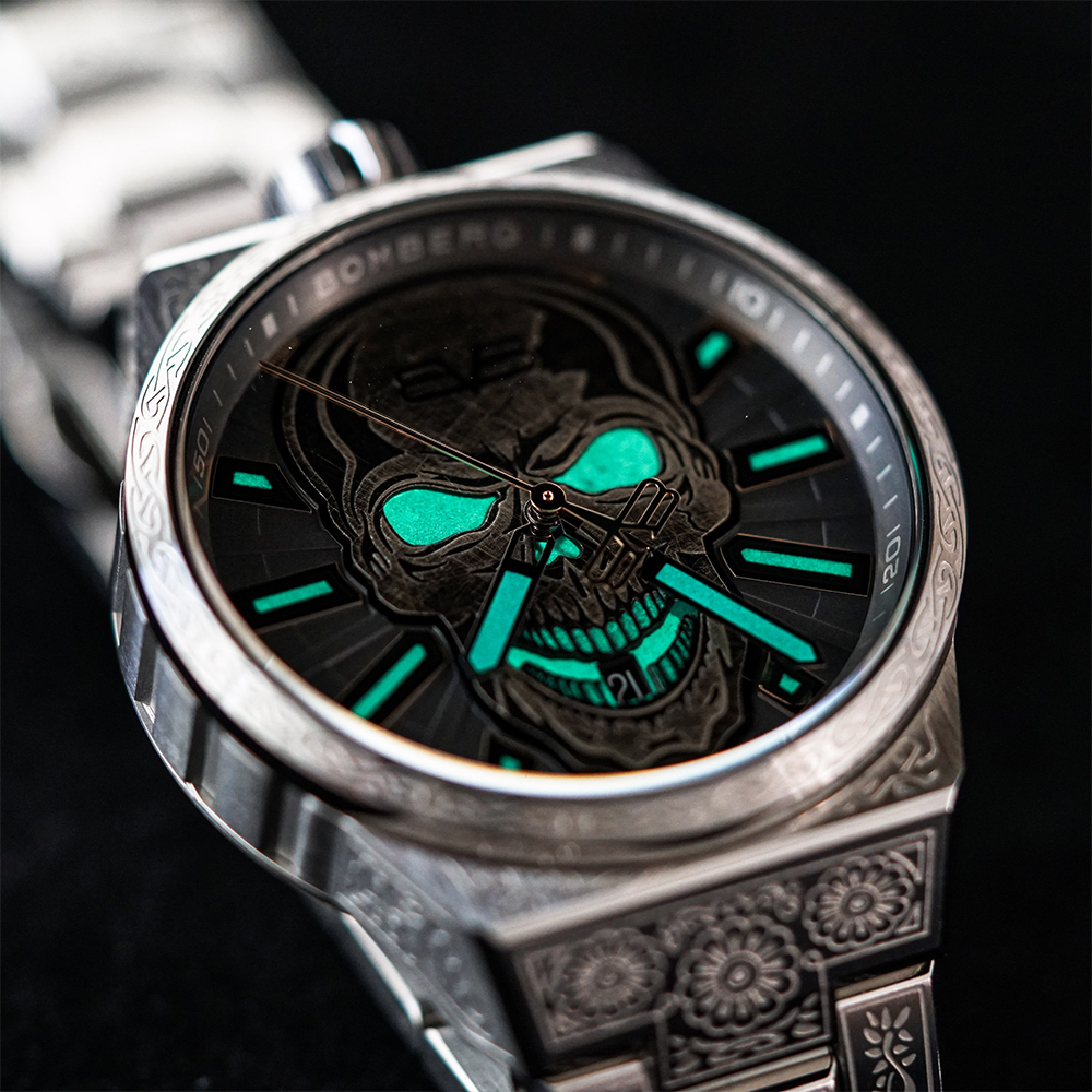 Bolt-68 NEO系列 銀色刺青骷髏機械腕錶