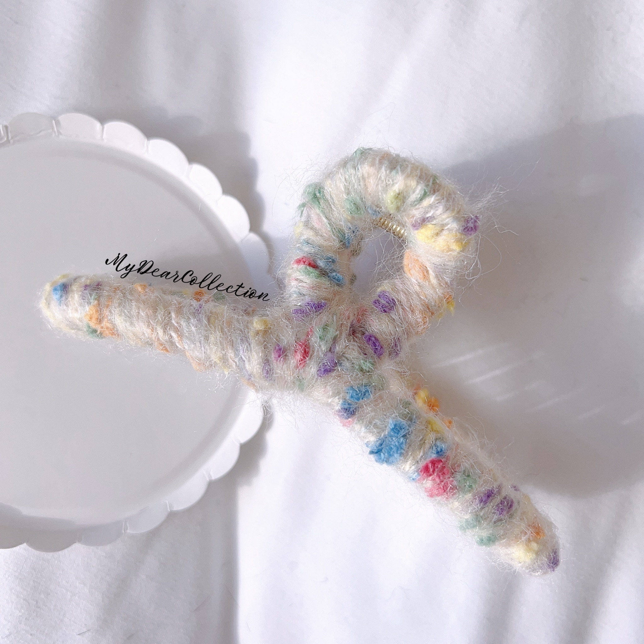 現 貨 | 韓國氣質 彩點毛毛鯊魚夾 0392