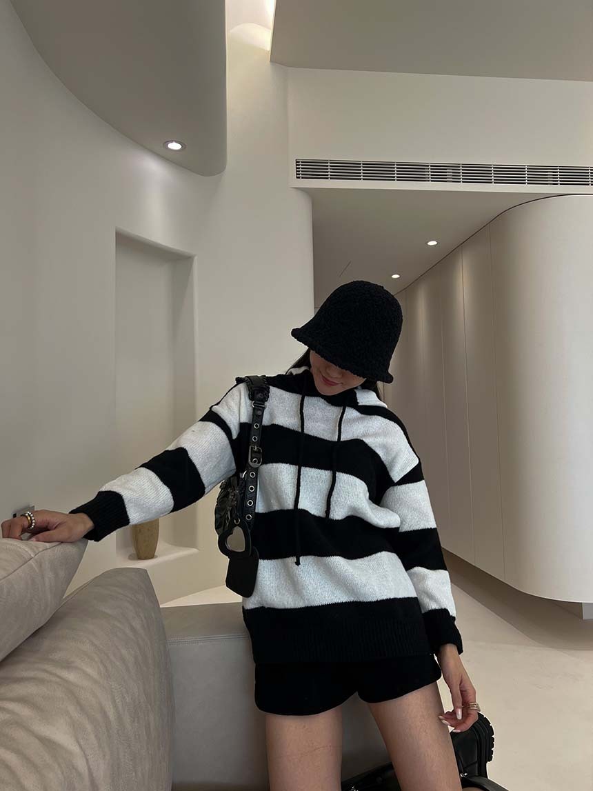 M063 連帽條紋撞色針織上衣