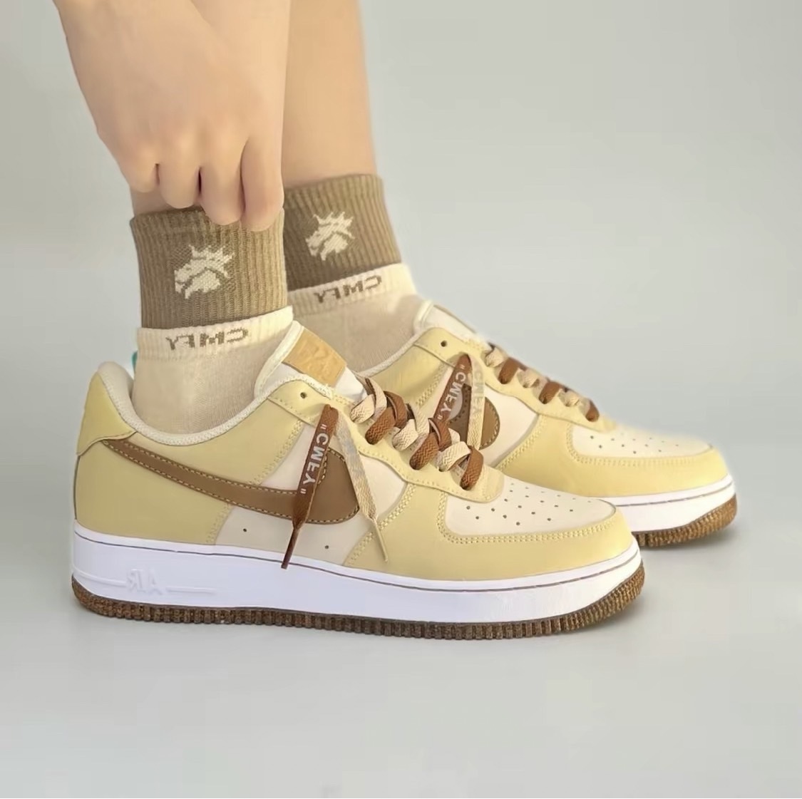 Nike Air Force 奶茶可頌