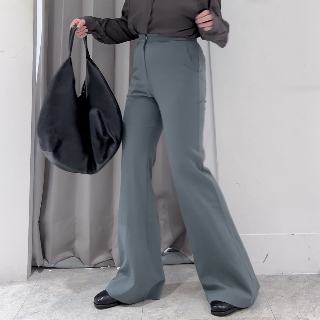 隱釦微喇叭長腿西料褲(灰藍M)