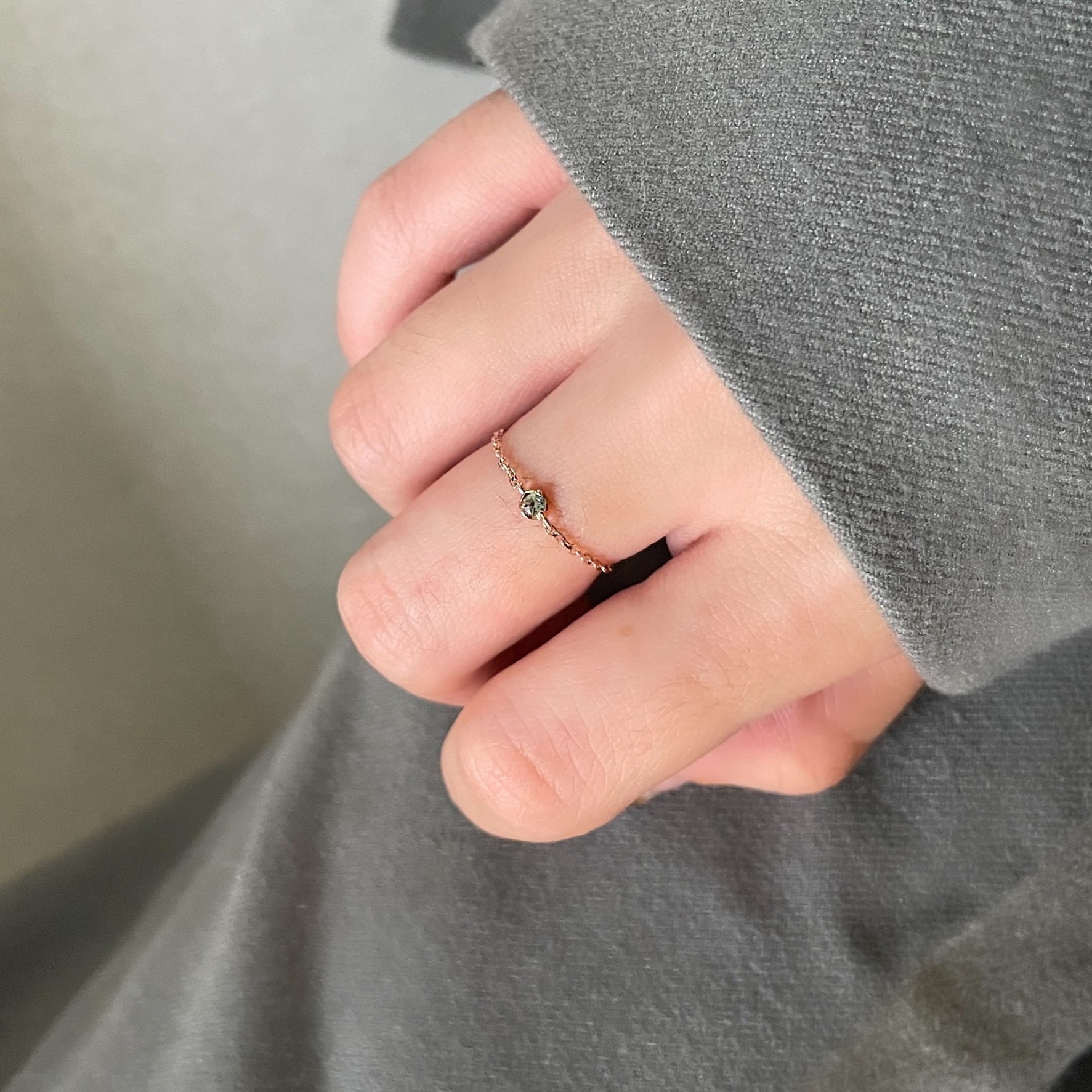 14K經典小圓三爪綠色藍寶石鏈戒