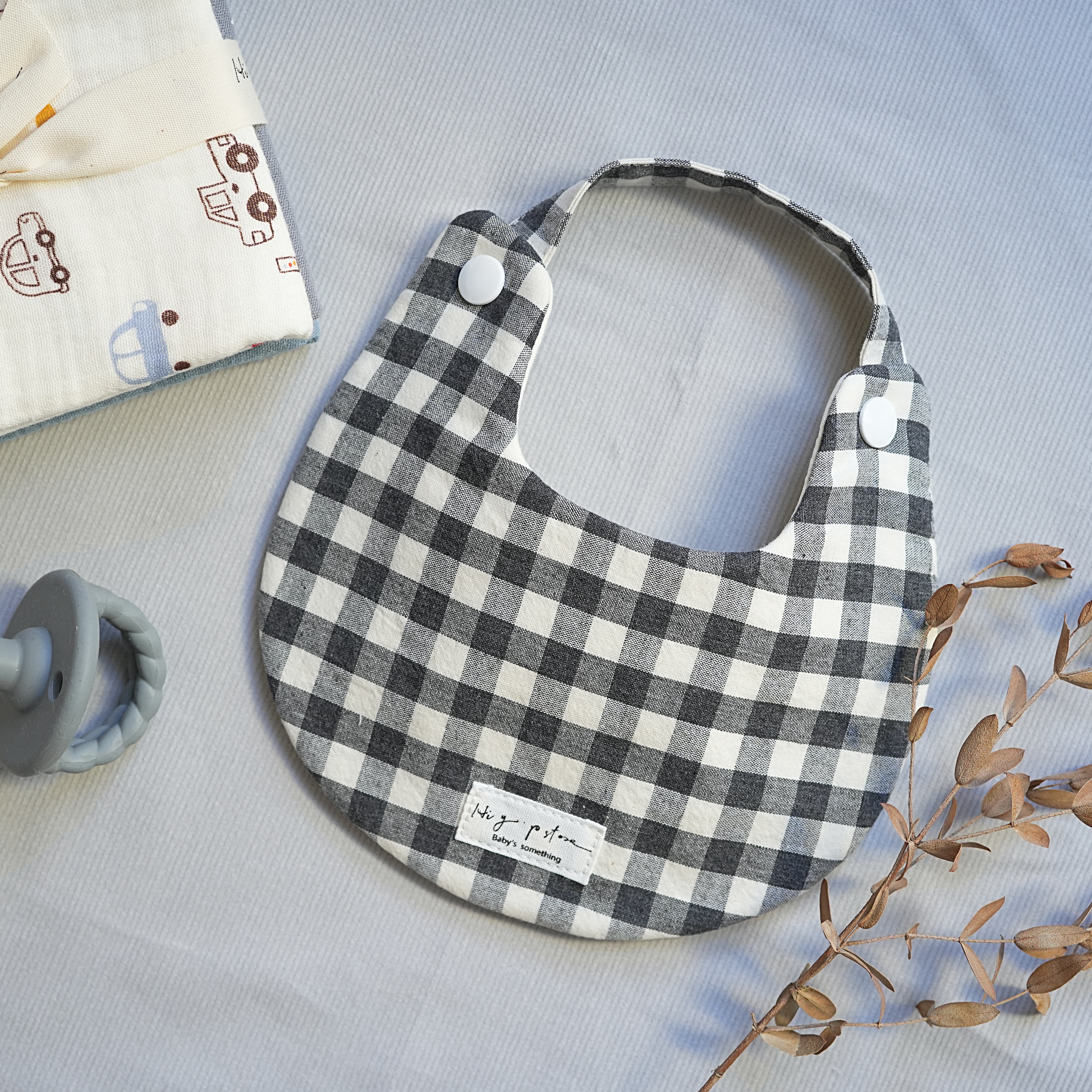 Hi Y.P store-手作圍兜-經典黑格