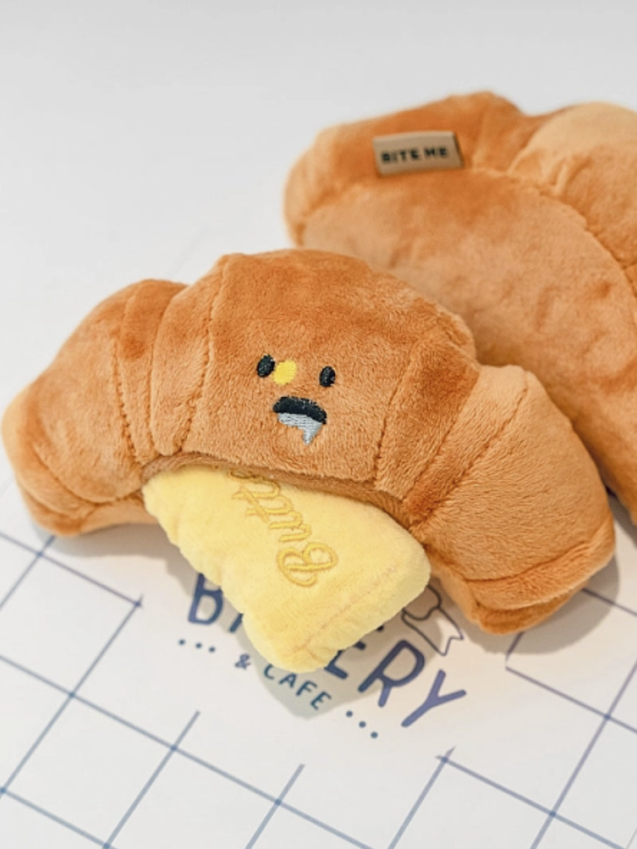 【韓國 BiteMe】BITE ME x L'Escape Hotel 奶油可頌麵包造型｜藏食發聲玩具