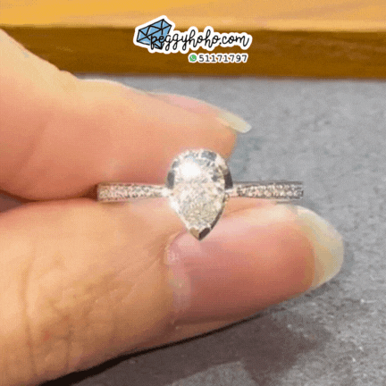 18K White Gold 0.53ct Pear Shaped Diamond Ring