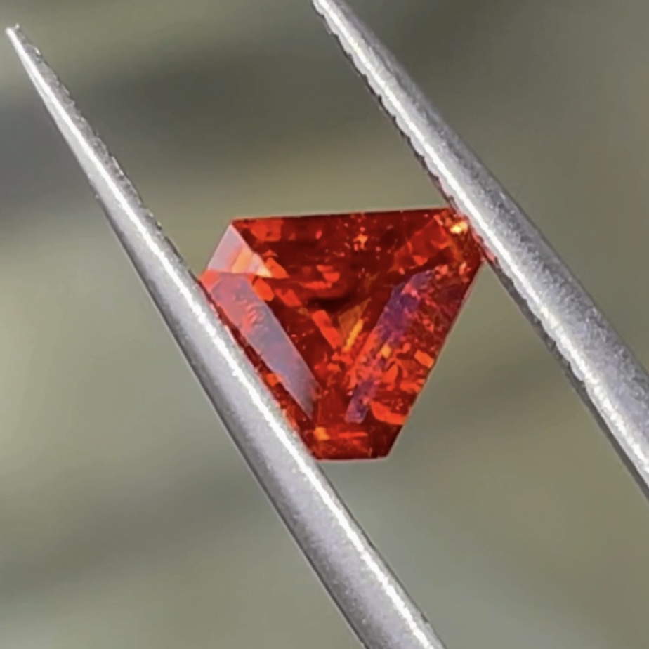 芬達石 (錳鋁榴石) 1.92ct 天然