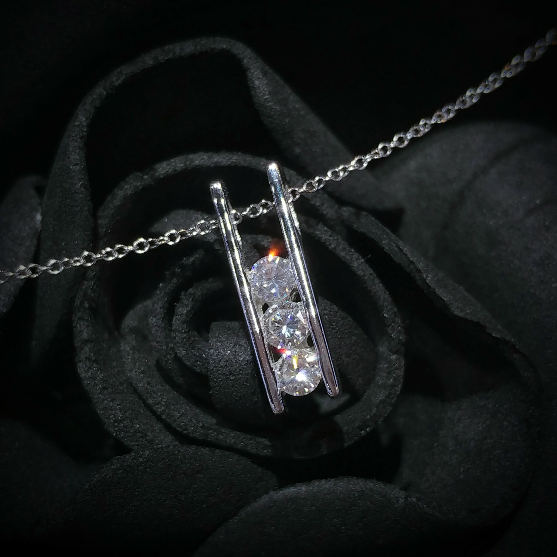 全新18K白金27份鑽石吊墜