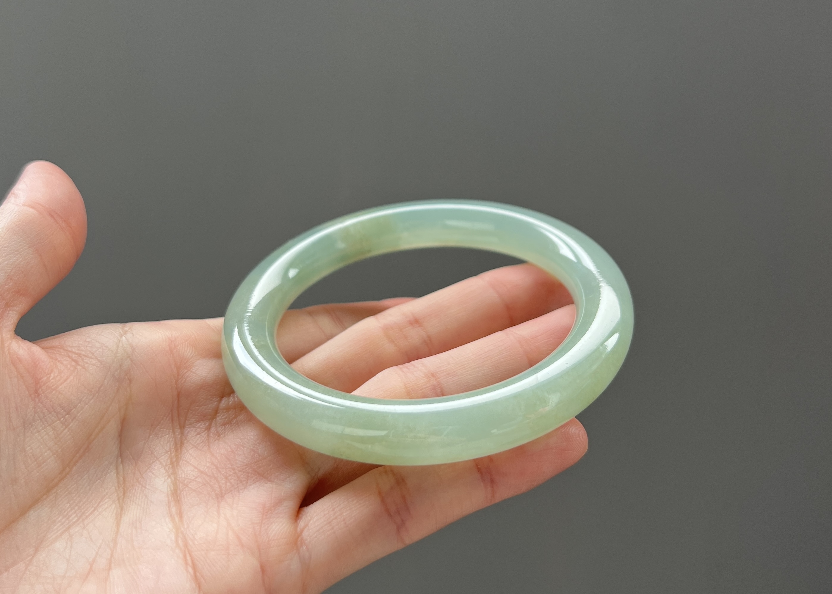 極美湖水綠圓骨鐲