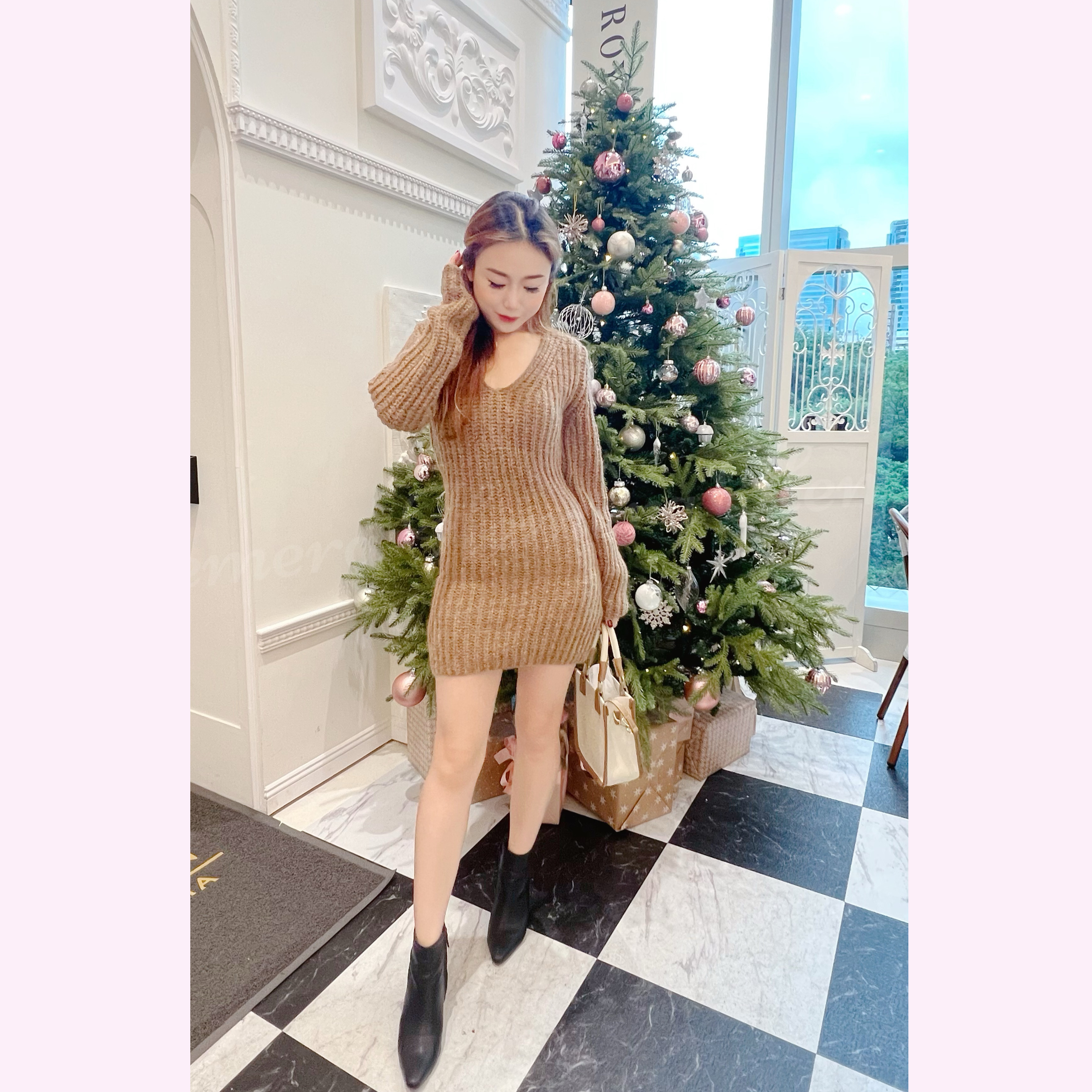 DR22W1218 保暖冷衫料大V領性感小短裙