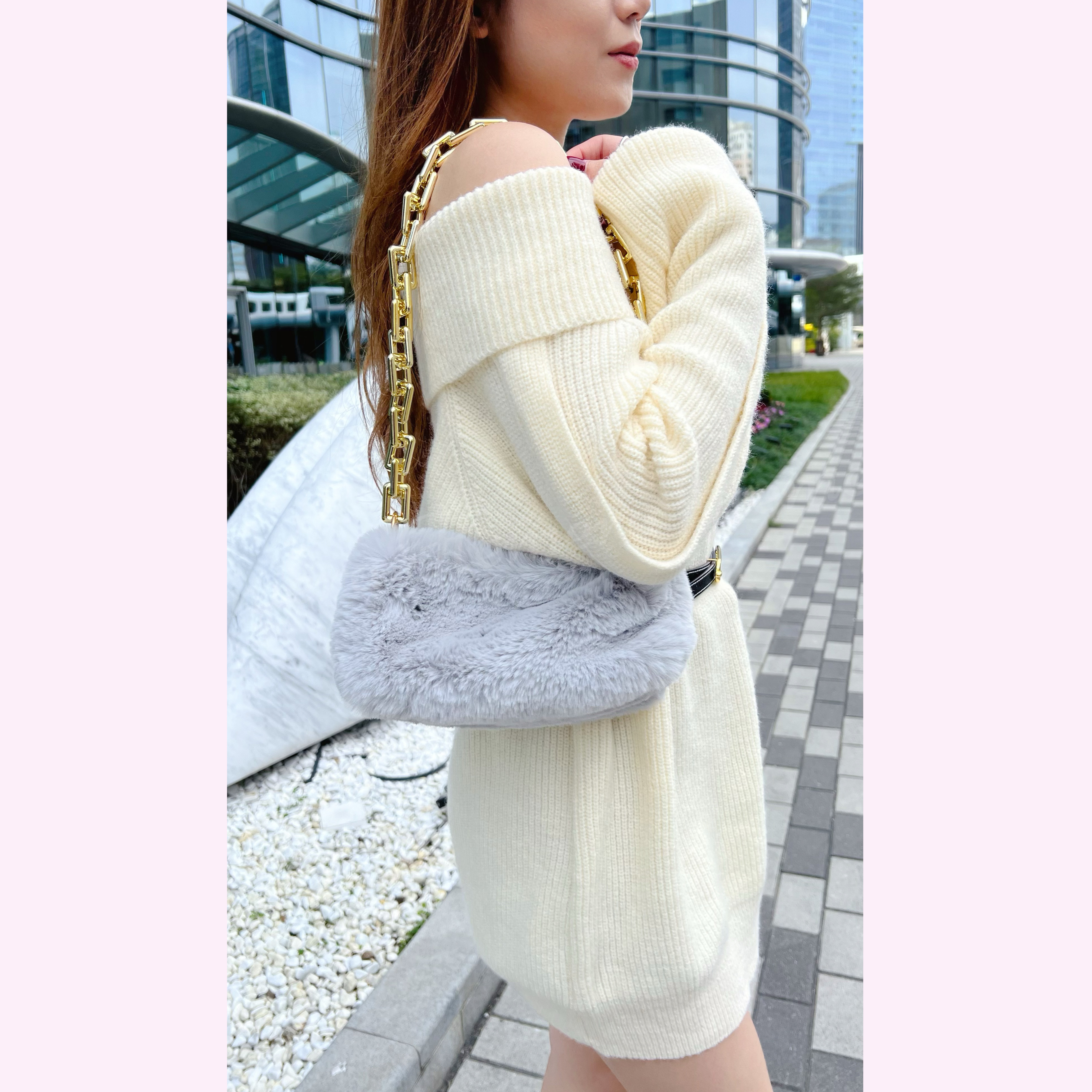 BG22W1243 毛毛金鏈腋下小包