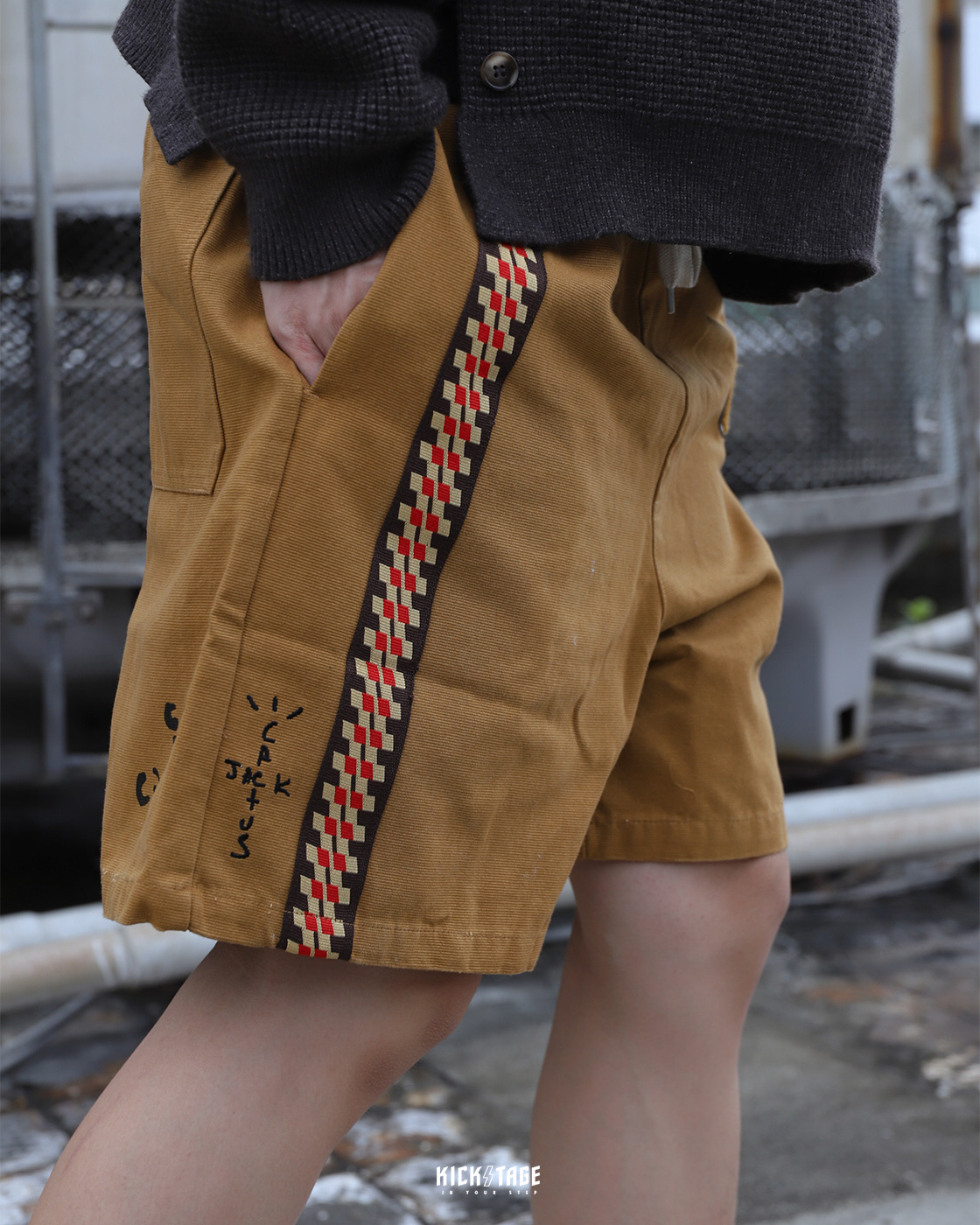 [特價售出無退換]  男款 Travis Scott Cactus Jack Stripe Short 土棕 圖騰 刺繡 抽繩短褲 TS【CJAM-PS04】