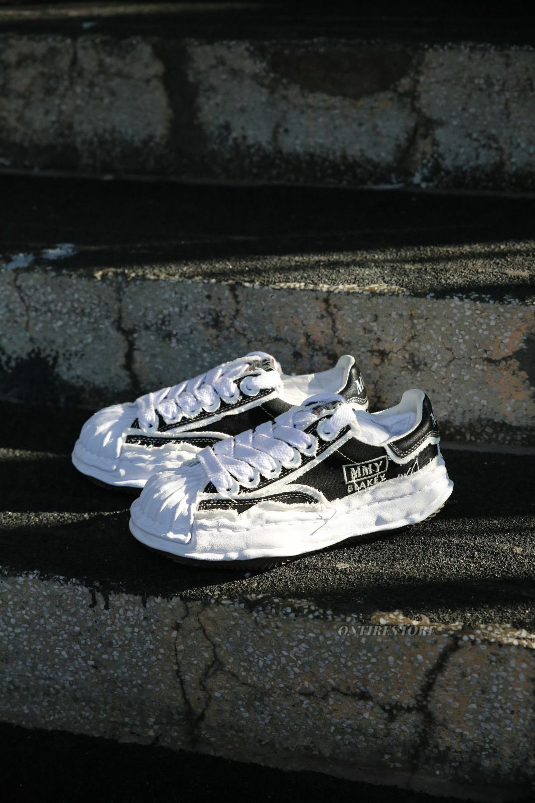 {現貨} MMY MAISON MIHARA YASUHIRO BLAKEY Broken “Black/White”