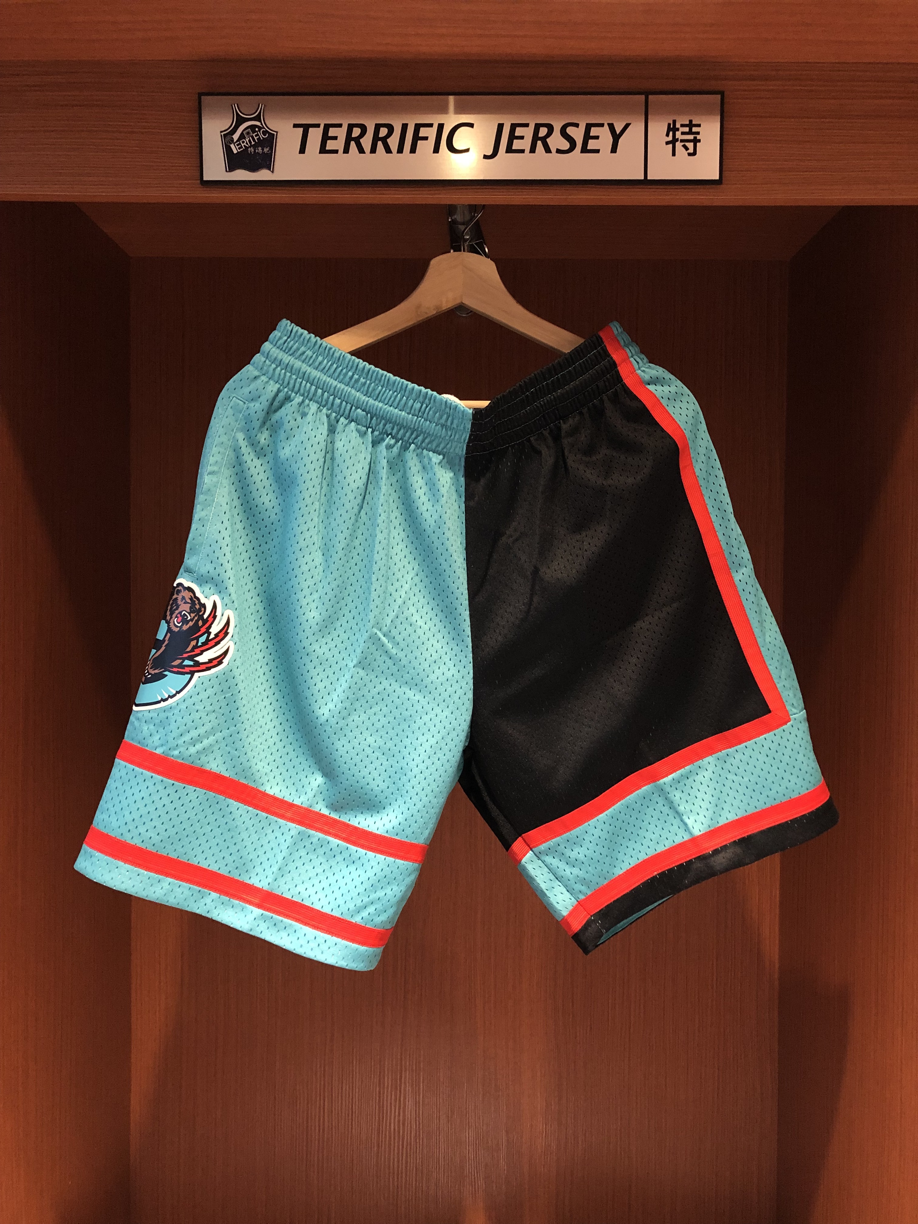 NBA球褲 Memphis Grizzlies 曼斐斯灰熊黑綠 對半切 雙色 M&N Swingman Shorts 球迷版 有口袋 全新