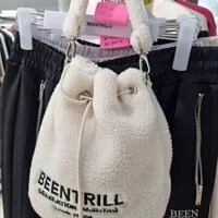 [S] BEENTRILL 2WAY BOA FLEECE BUCKET BAG,IVORY, BA223BG016-IV (SBT75)