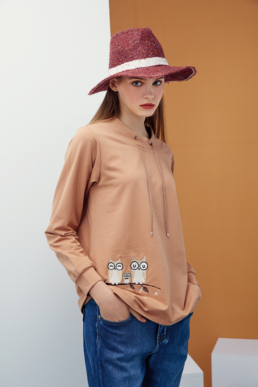 優雅貓頭鷹造型領修身棉T R6622