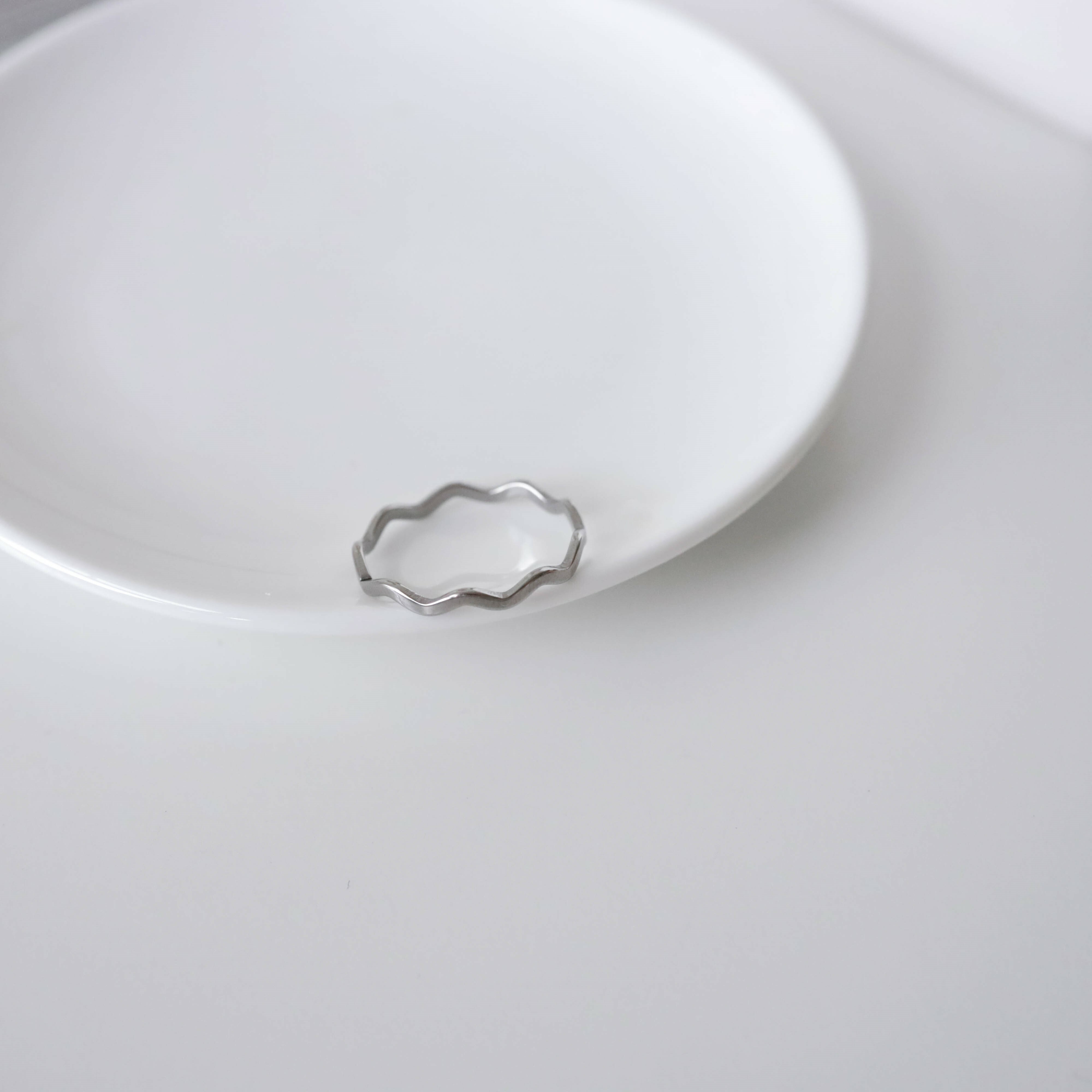 不怕水小波浪鋼戒