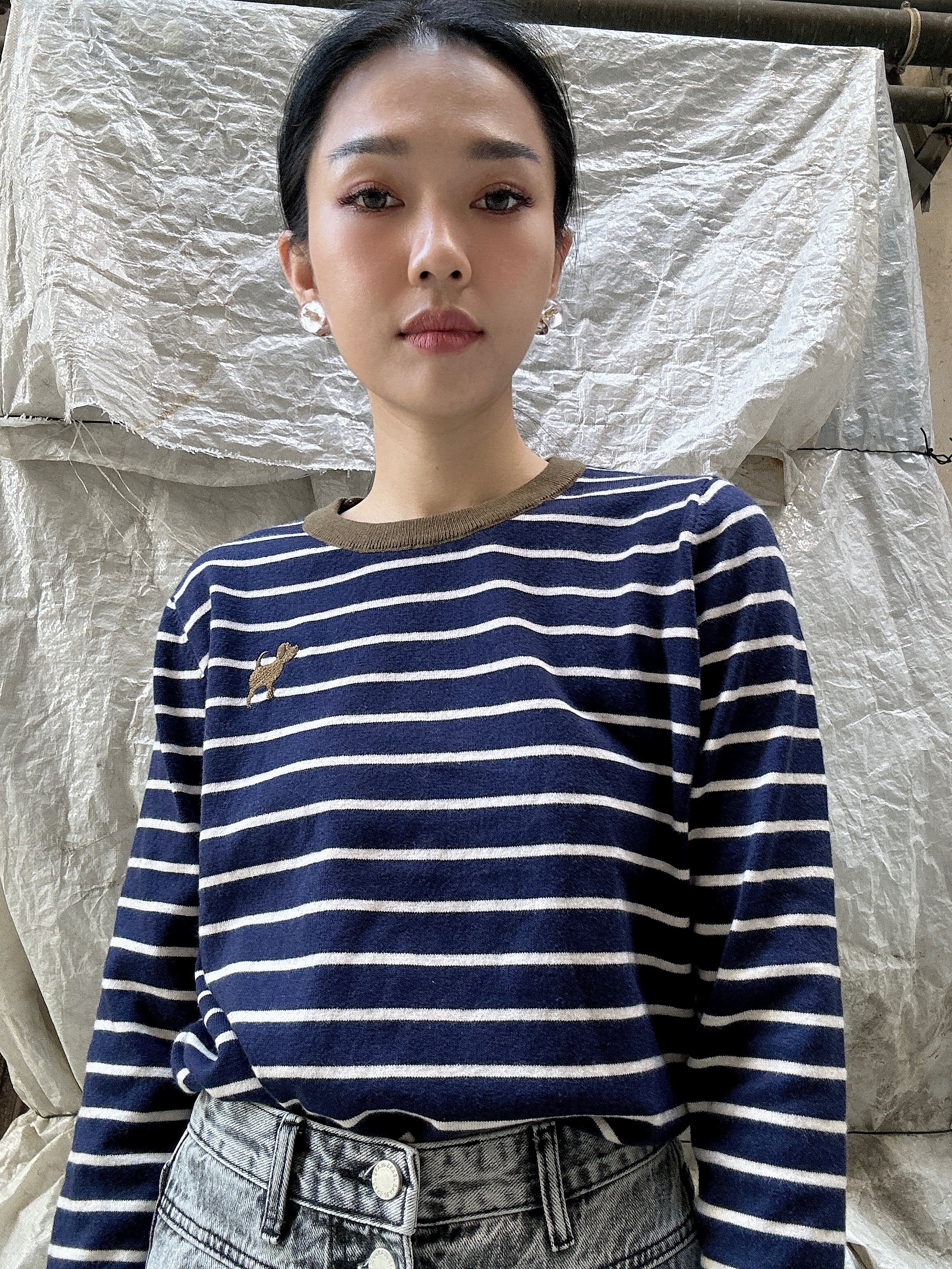 刺繡小狗橫間針織上衣