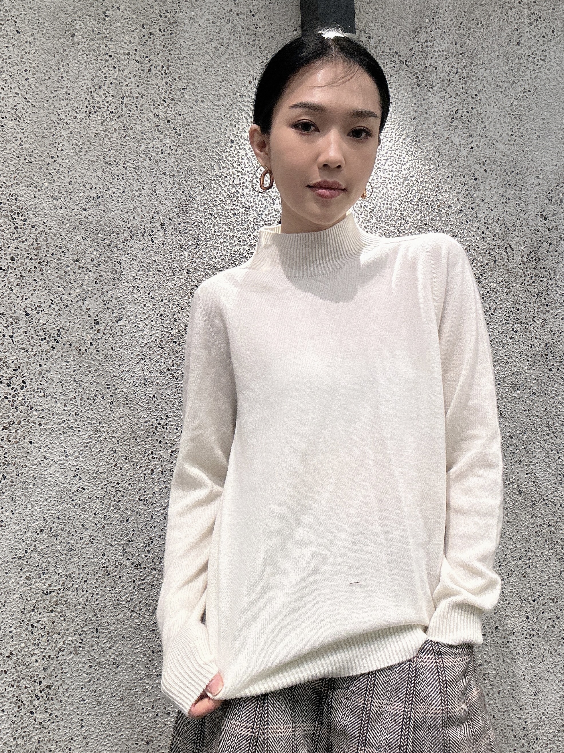 小企領薄線淨色冷衫