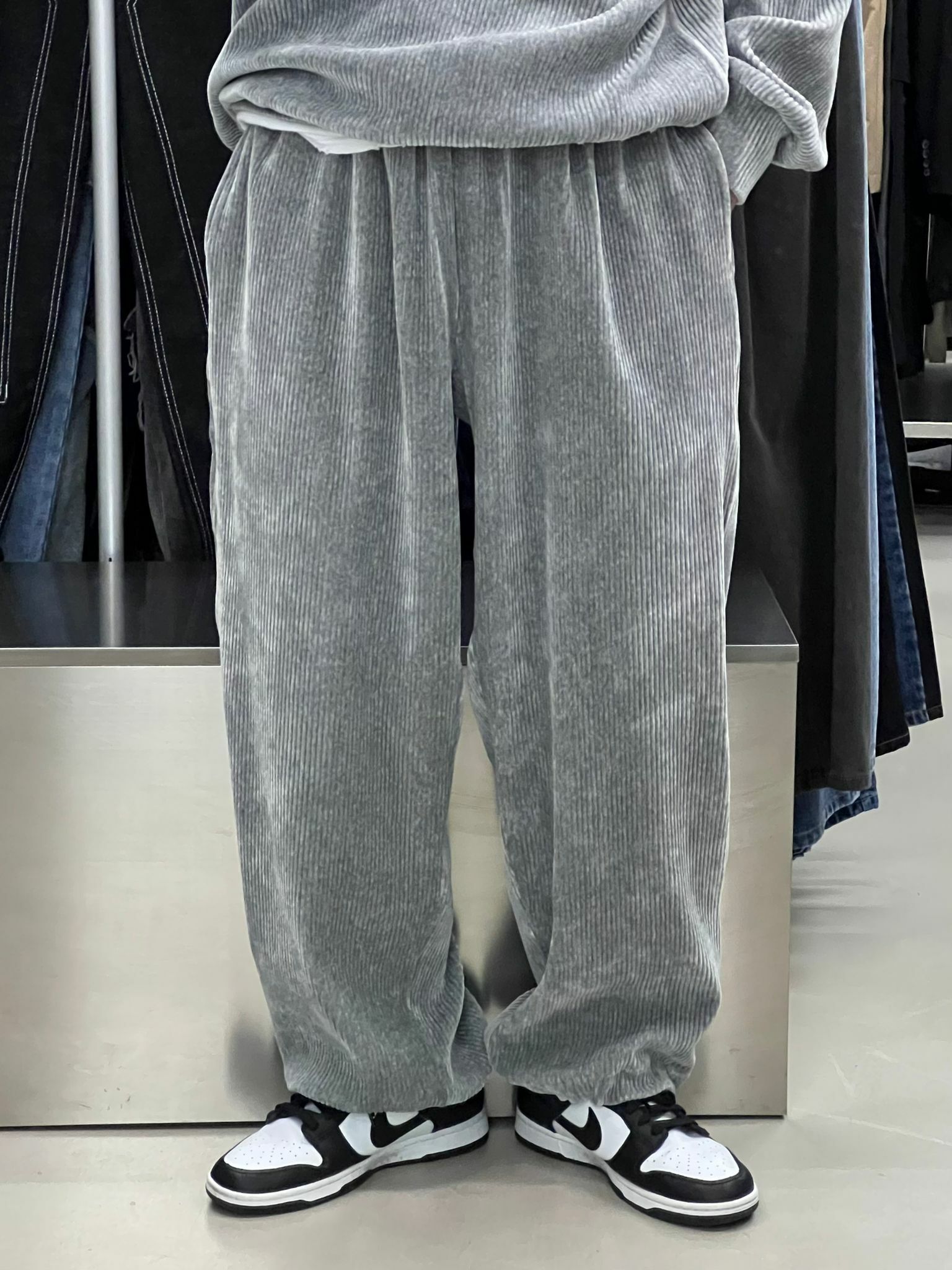 淨色暗直紋薄絲絨鬆身褲 P2136