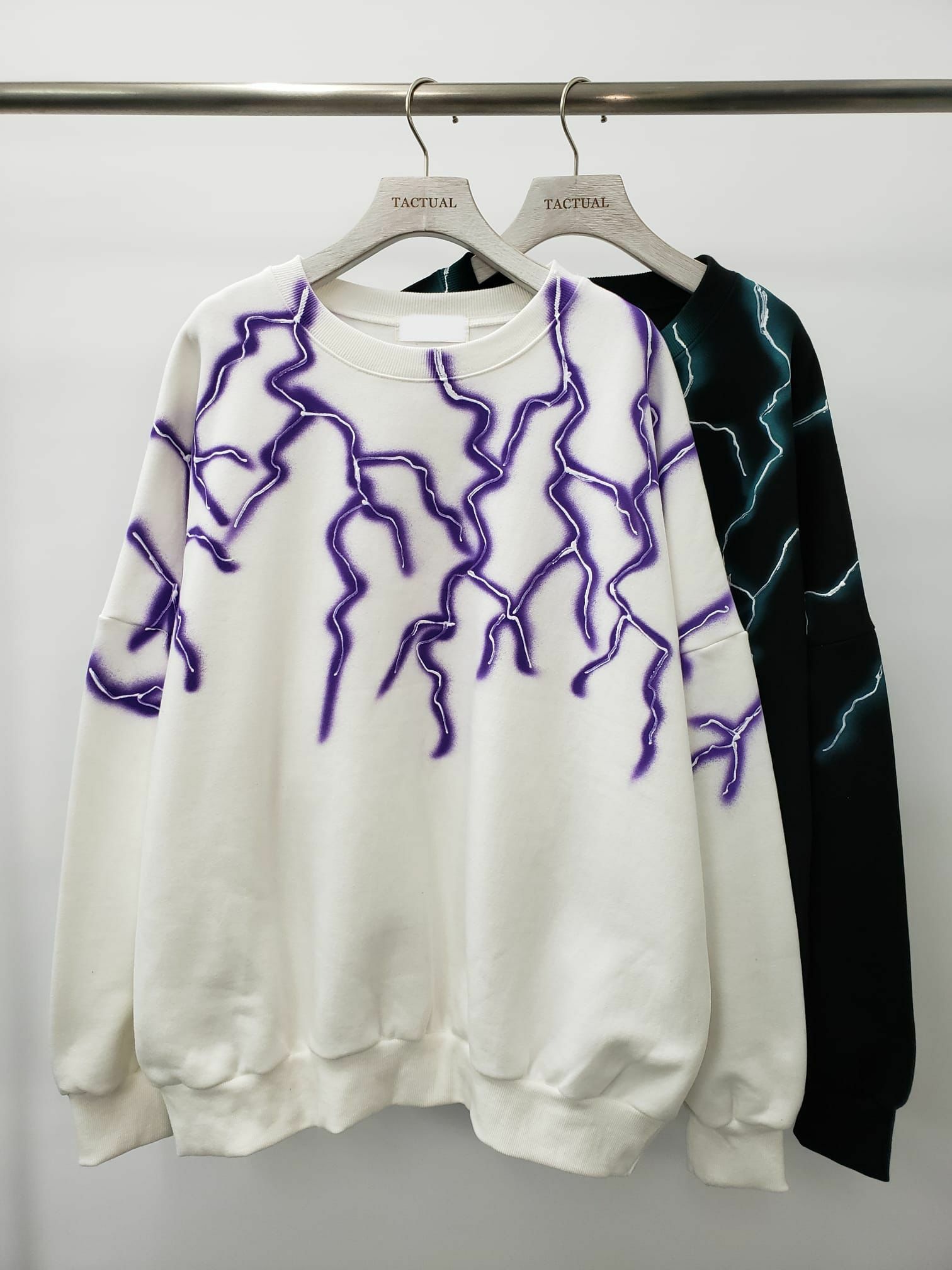 閃電圖案衛衣(薄抓毛底) T4324