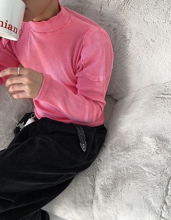 肩墊着色短款半高領長袖T恤