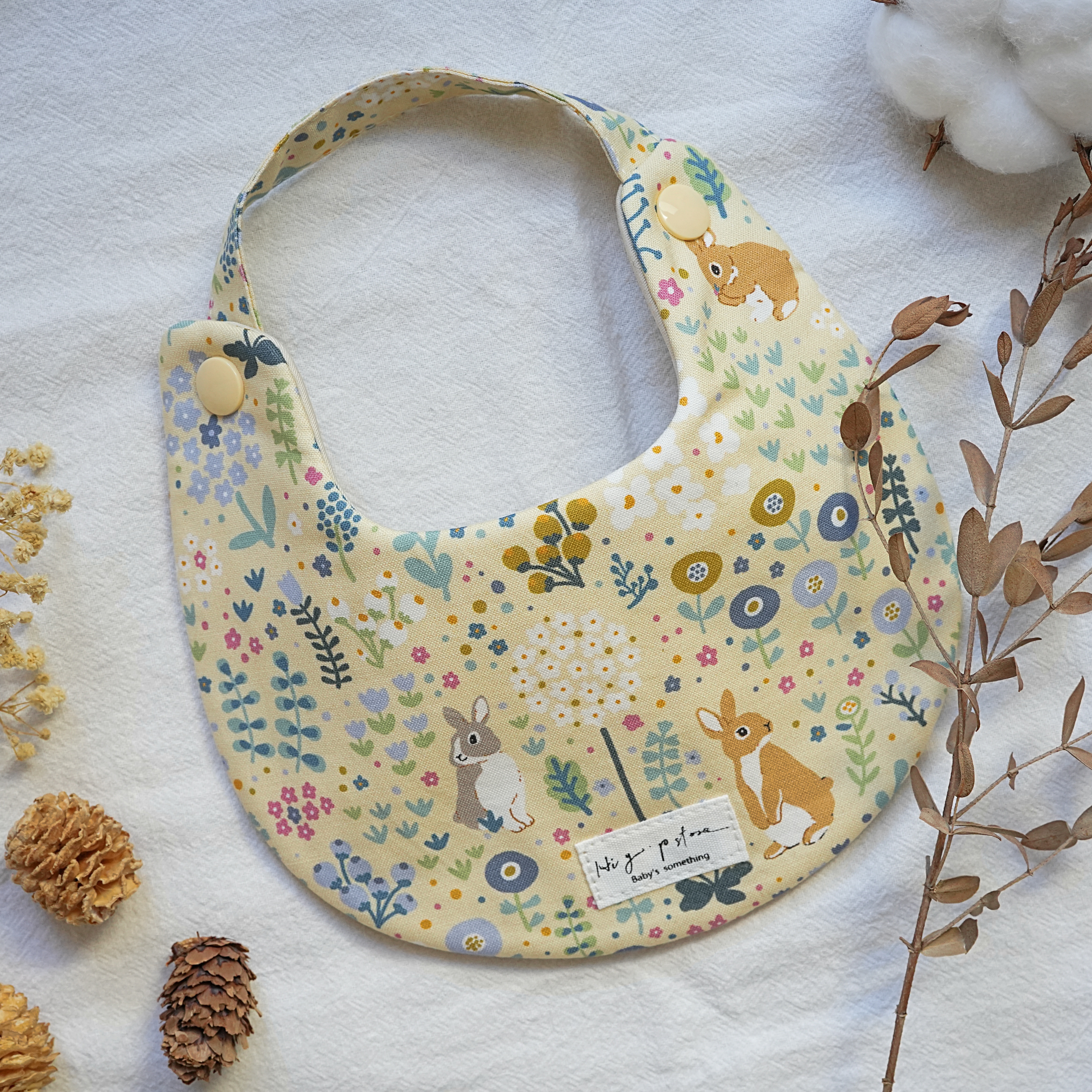 Hi Y.P store-手作圍兜-草地兔兔