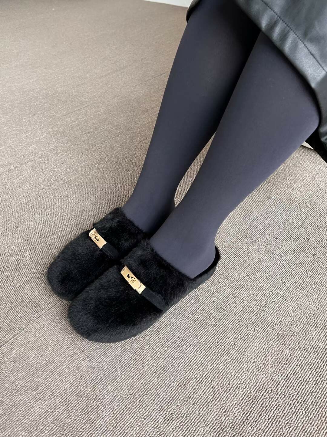 7012旋轉扣毛毛平底穆勒鞋
