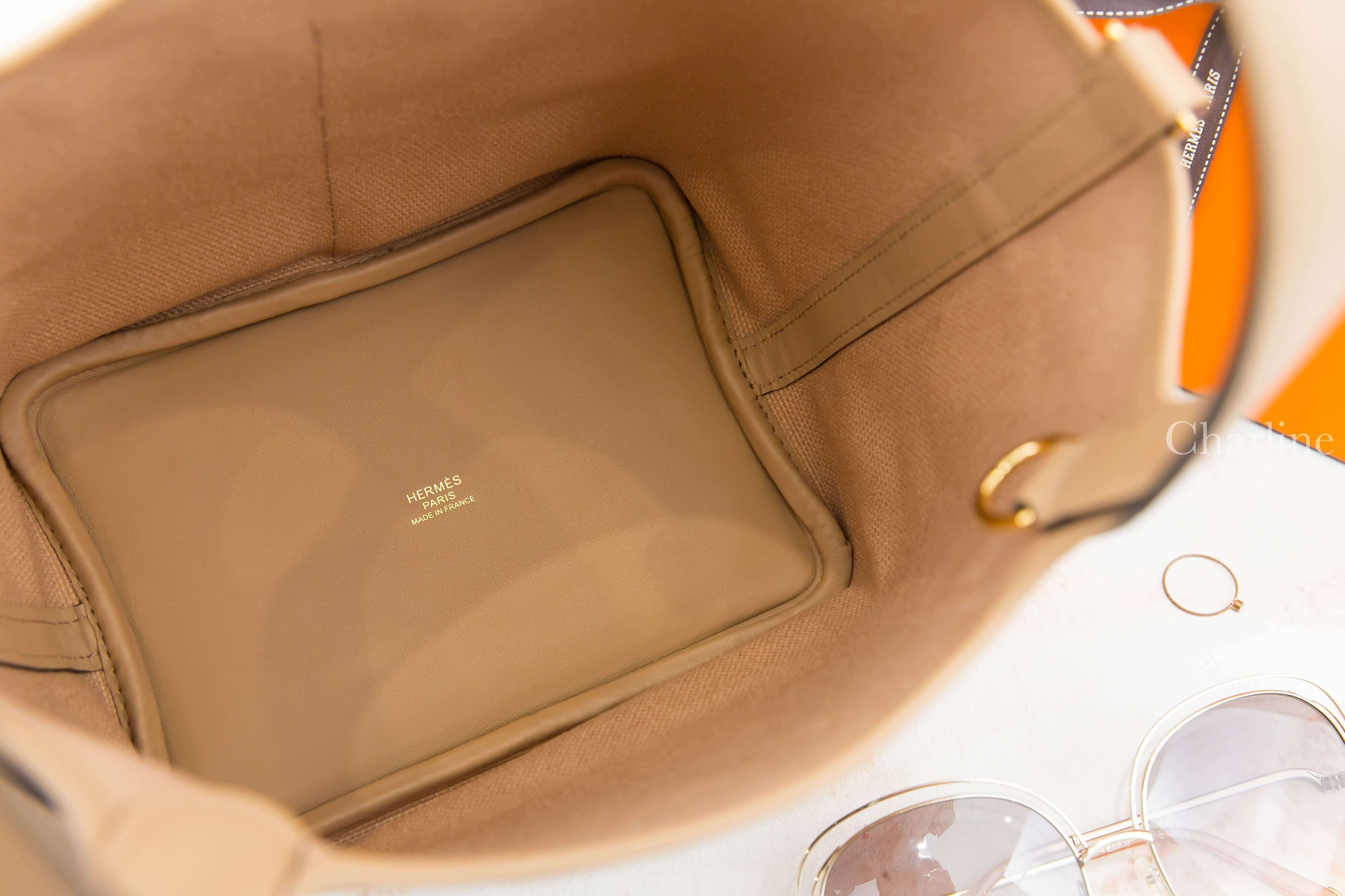Hermès Picotin Lock 18 Pocket Bag 0M Chai Goeland Canvas / Swift U刻馬薩拉茶色帆布拼牛皮金釦小型提把水桶包-Charline Boutique 精品代購
