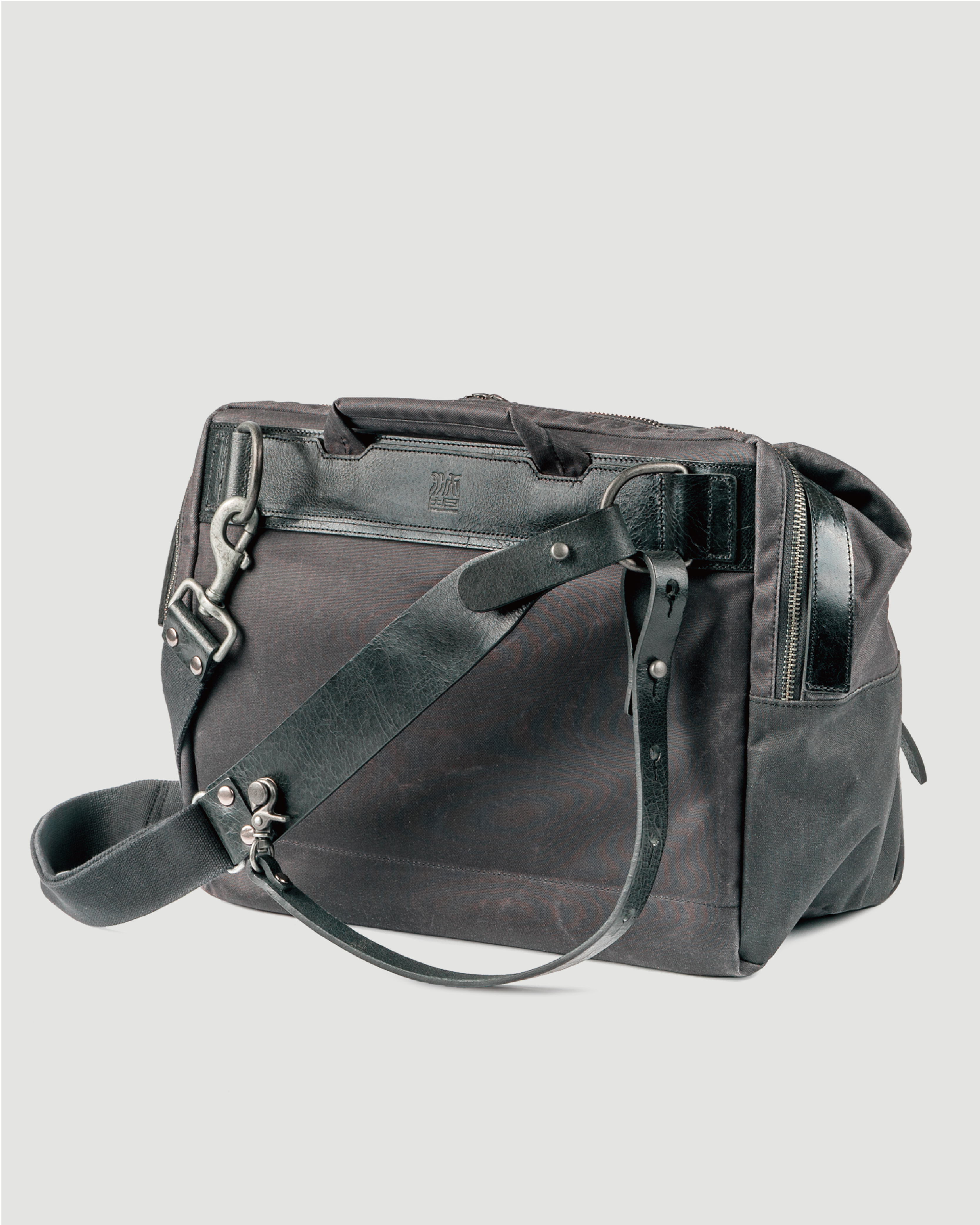 【沃坦】LIGHTNING RIDER 閃電騎士單肩包 12L 黑色