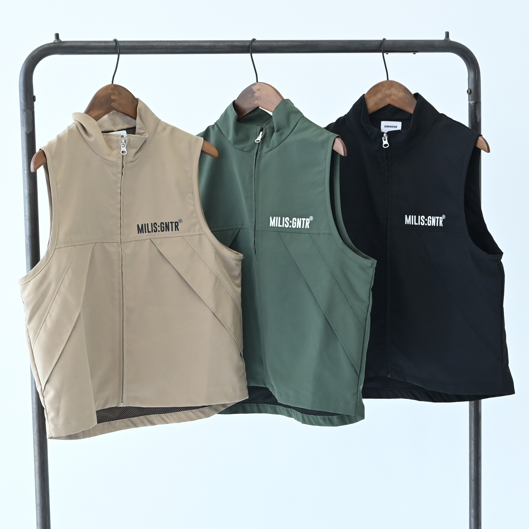 日本GENERATOR CASUAL - 『MILIS軍裝系列』登山背心 (共2色，110-170尺寸) 923102