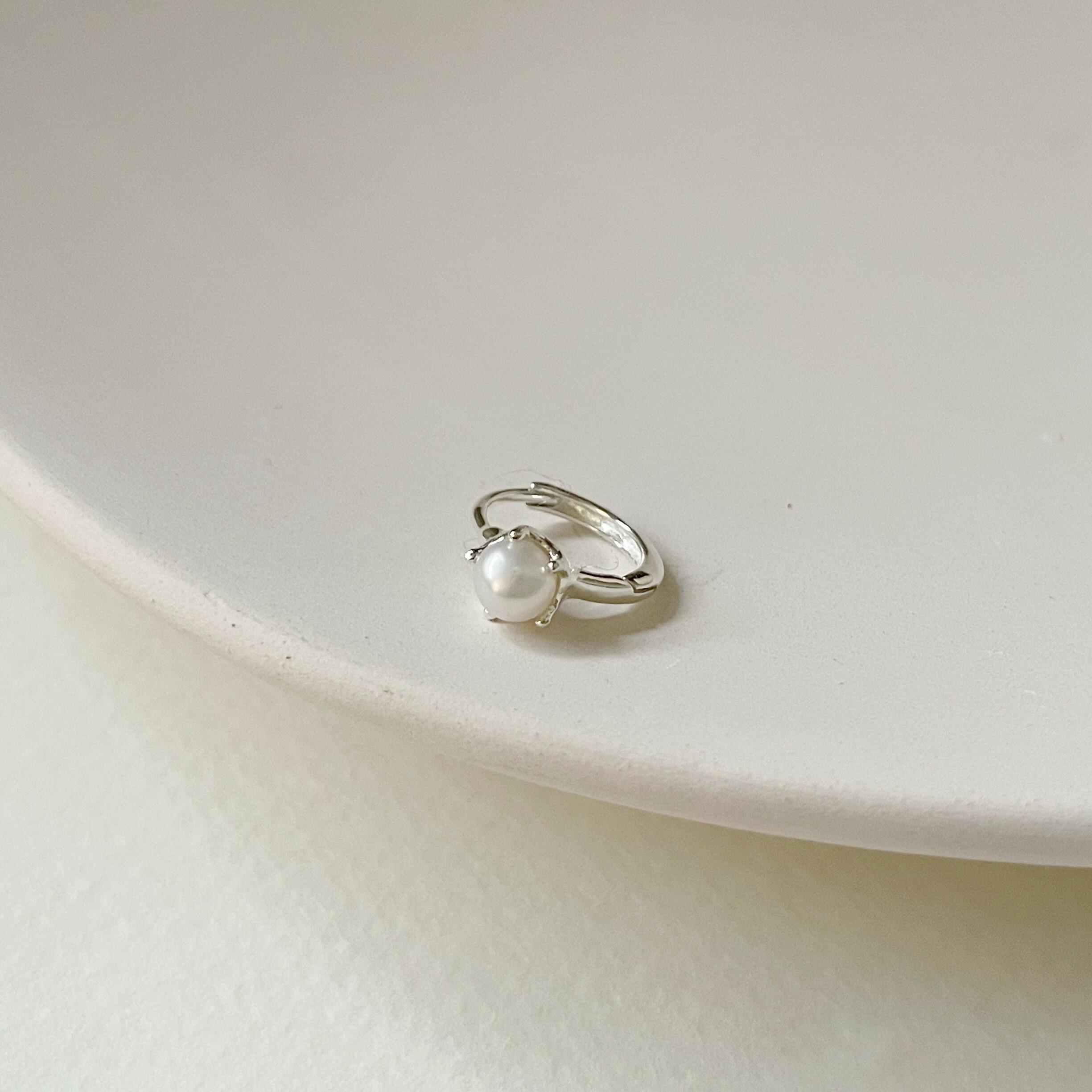 小皇冠珍珠扣式耳圈