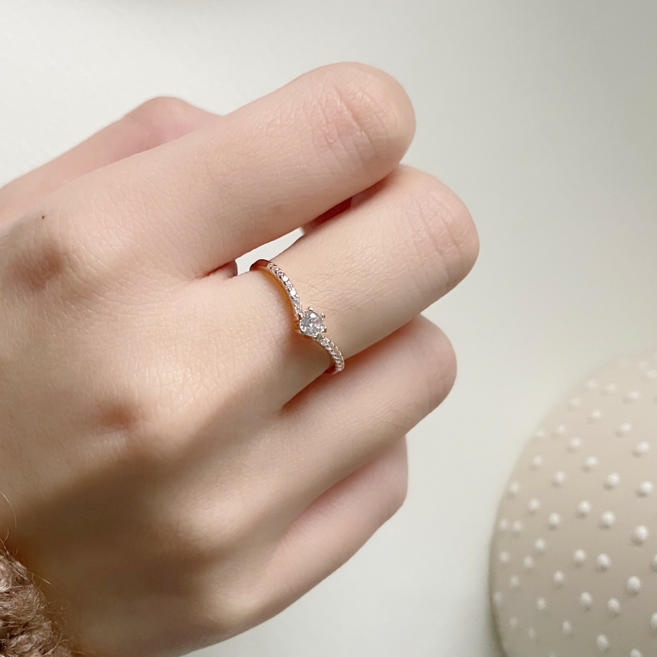 小華麗V型鋯石戒指