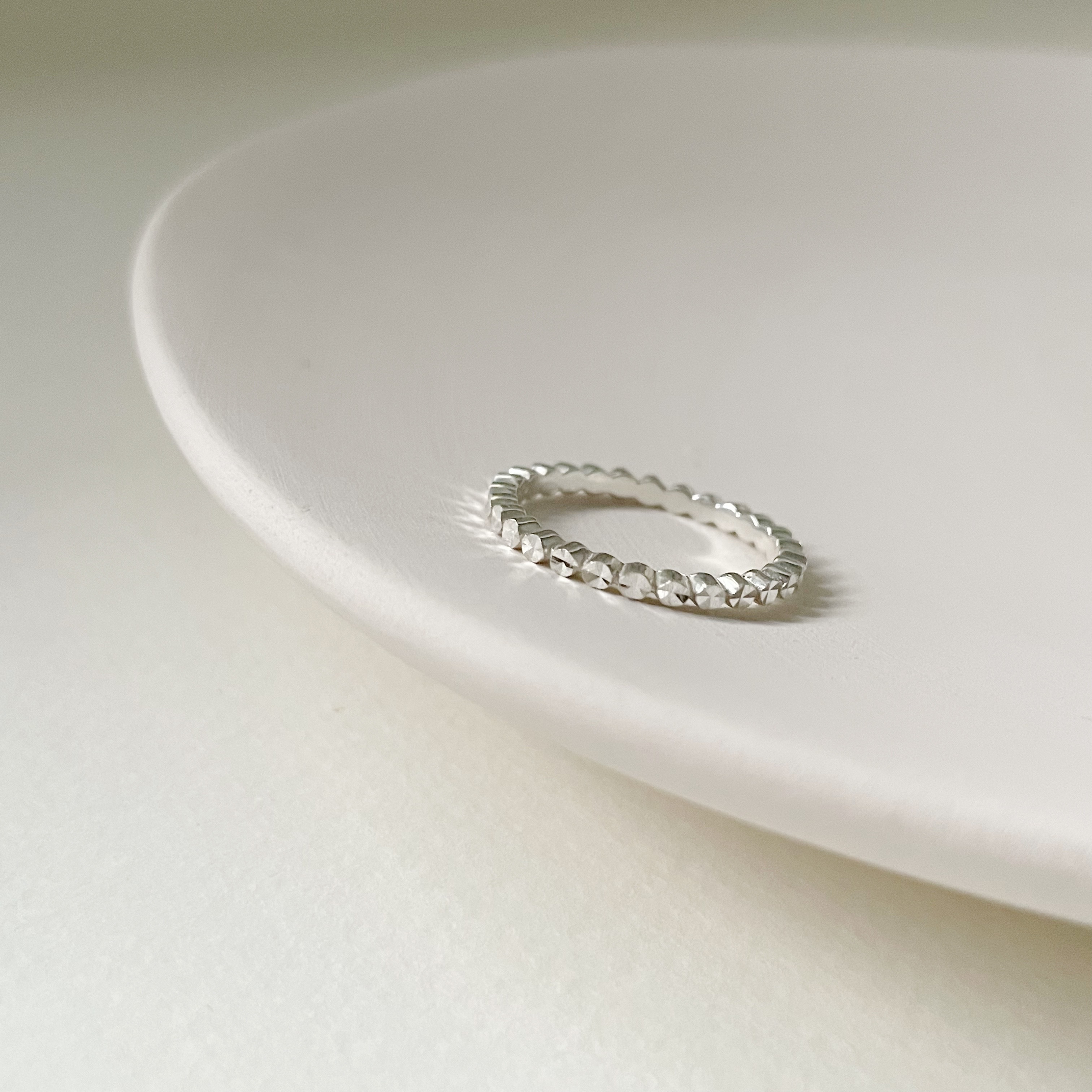 整圈閃亮oblate戒指