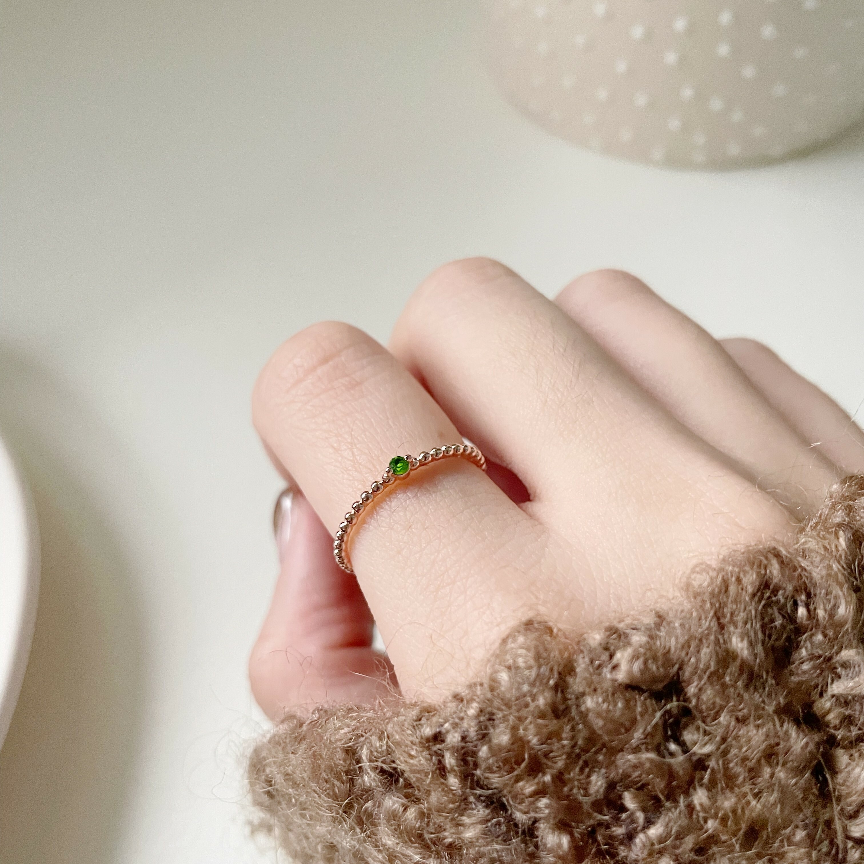 點點夾鑲小透輝石戒指